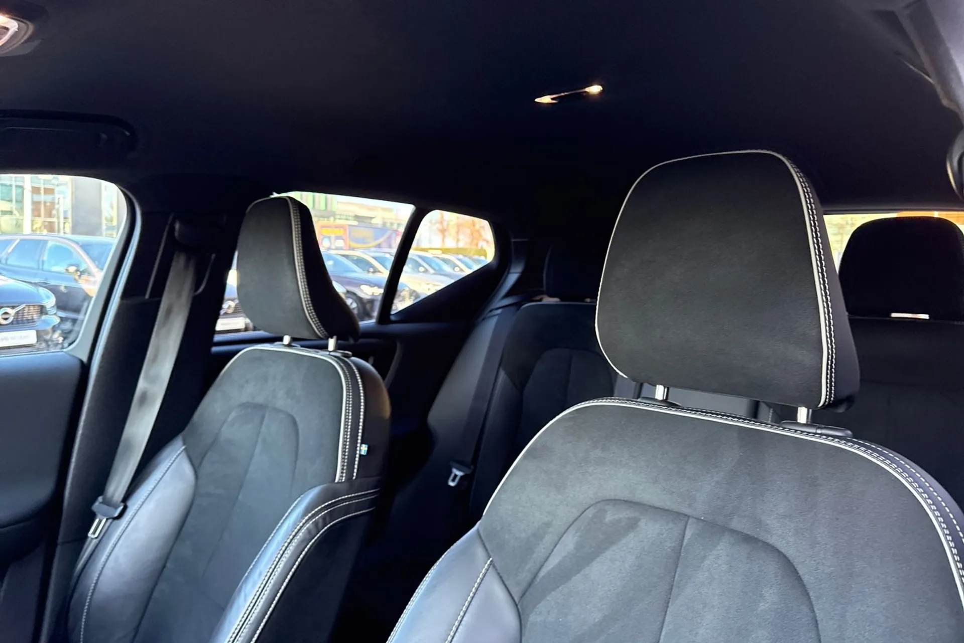 Volvo XC40 thumbnail image number 29