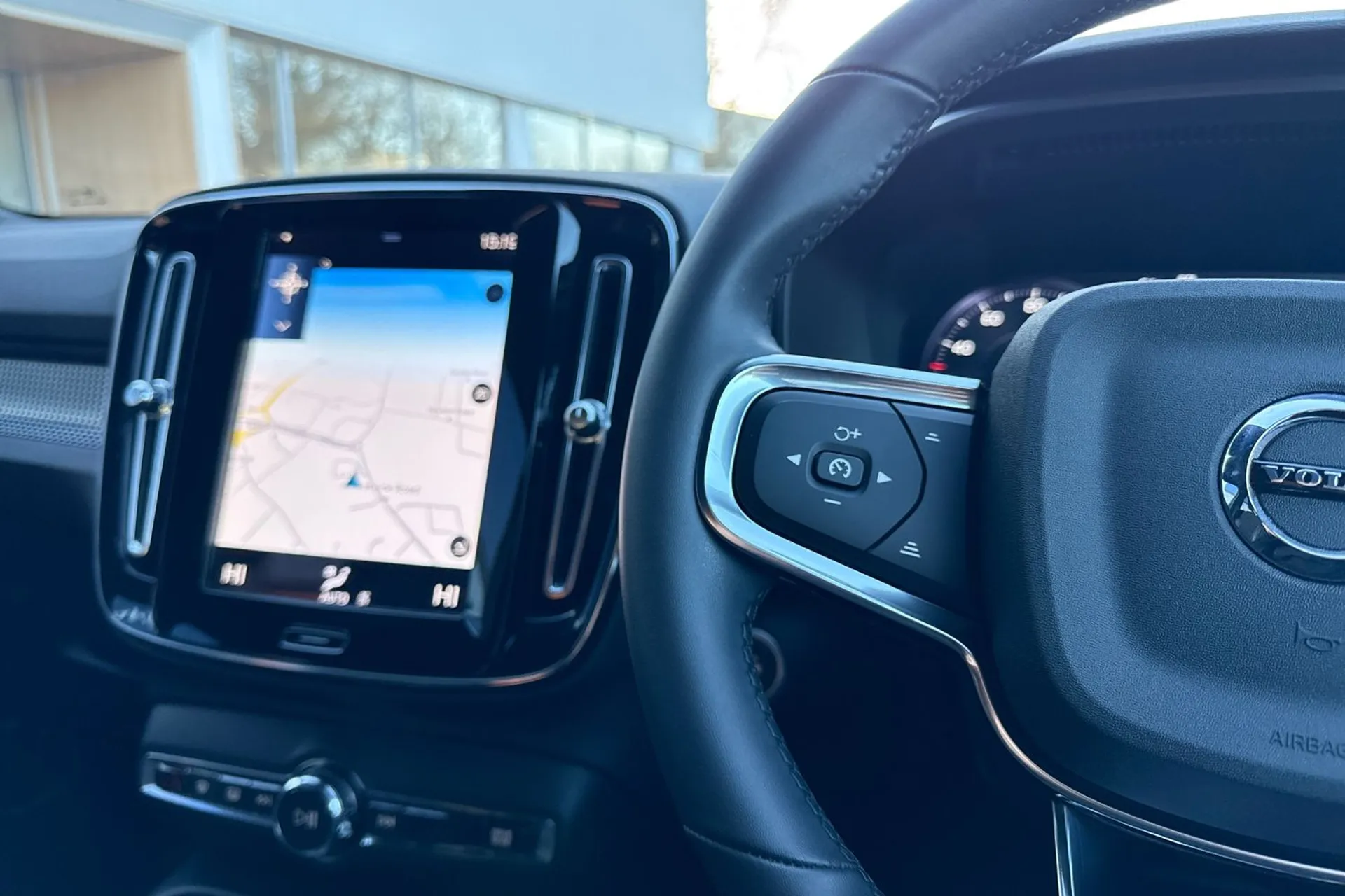 Volvo XC40 thumbnail image number 36