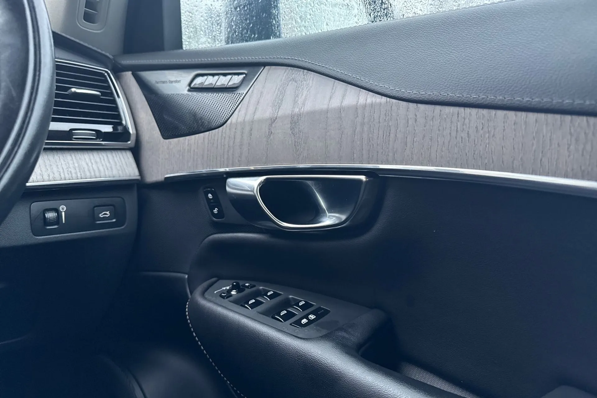 Volvo XC90 thumbnail image number 41