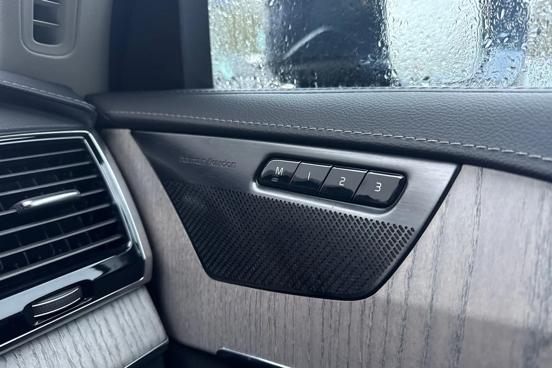 Volvo XC90 thumbnail image number 44