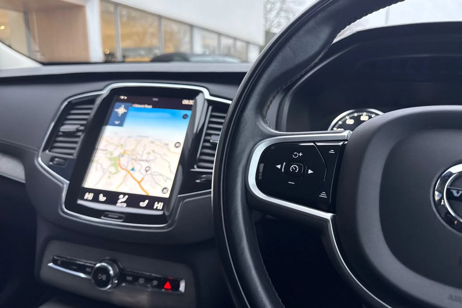 Volvo XC90 thumbnail image number 36