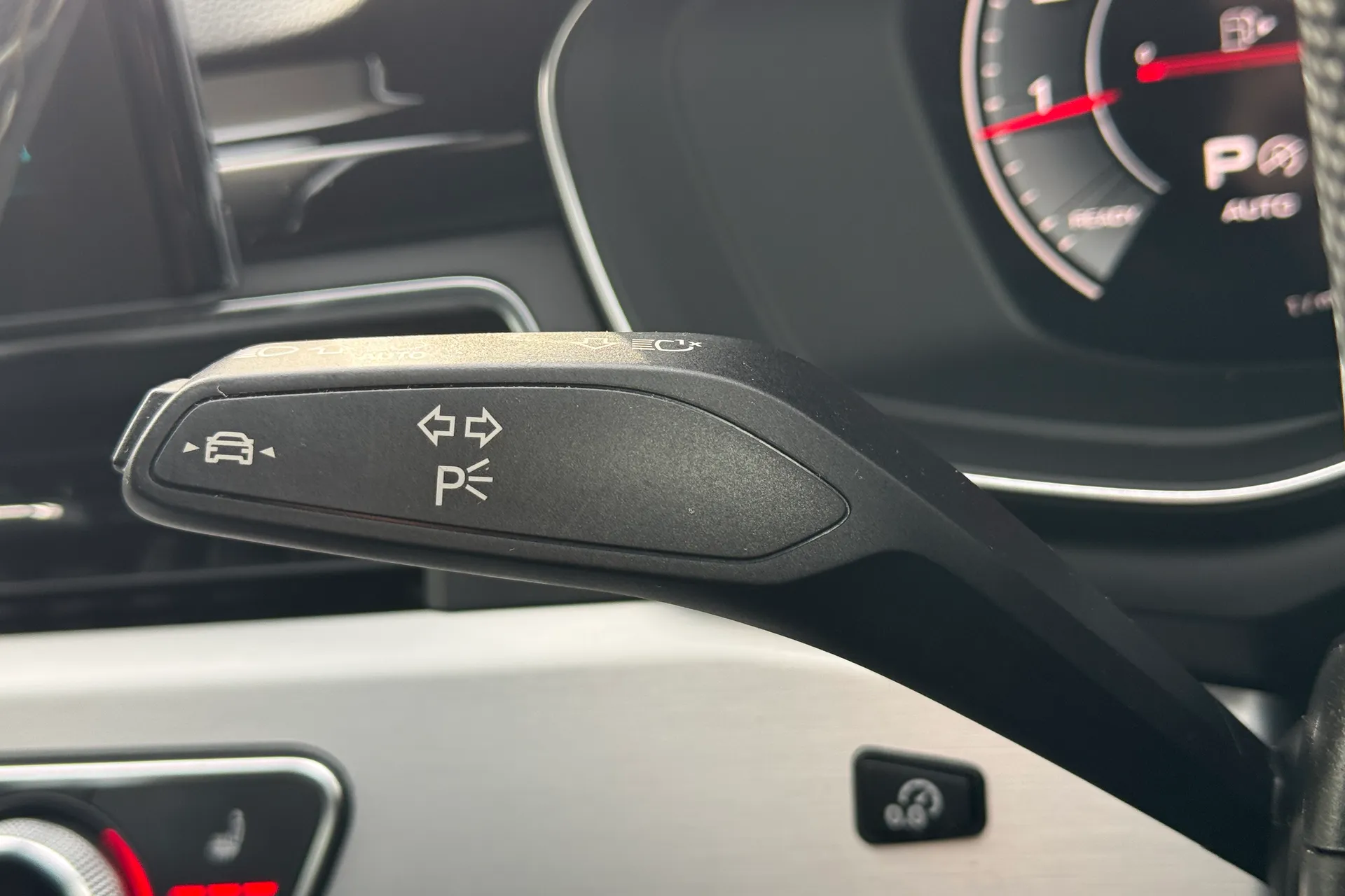 Audi A4 thumbnail image number 13