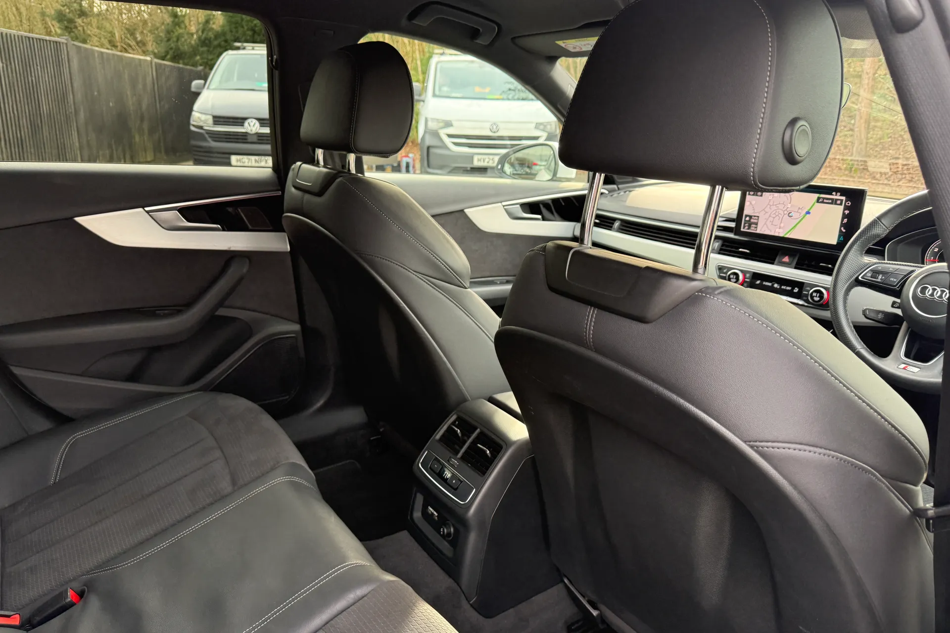 Audi A4 thumbnail image number 30