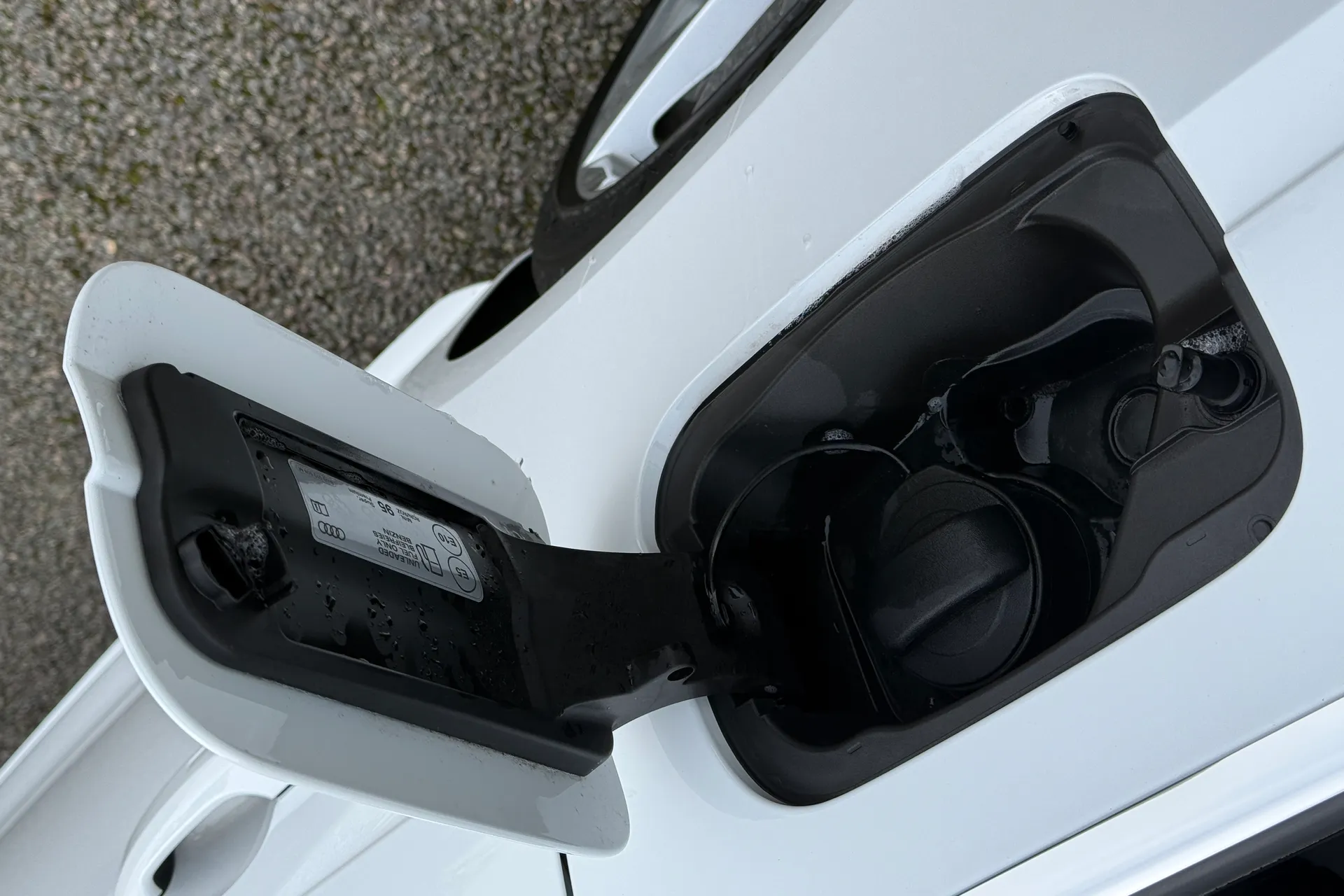 Audi A4 thumbnail image number 35