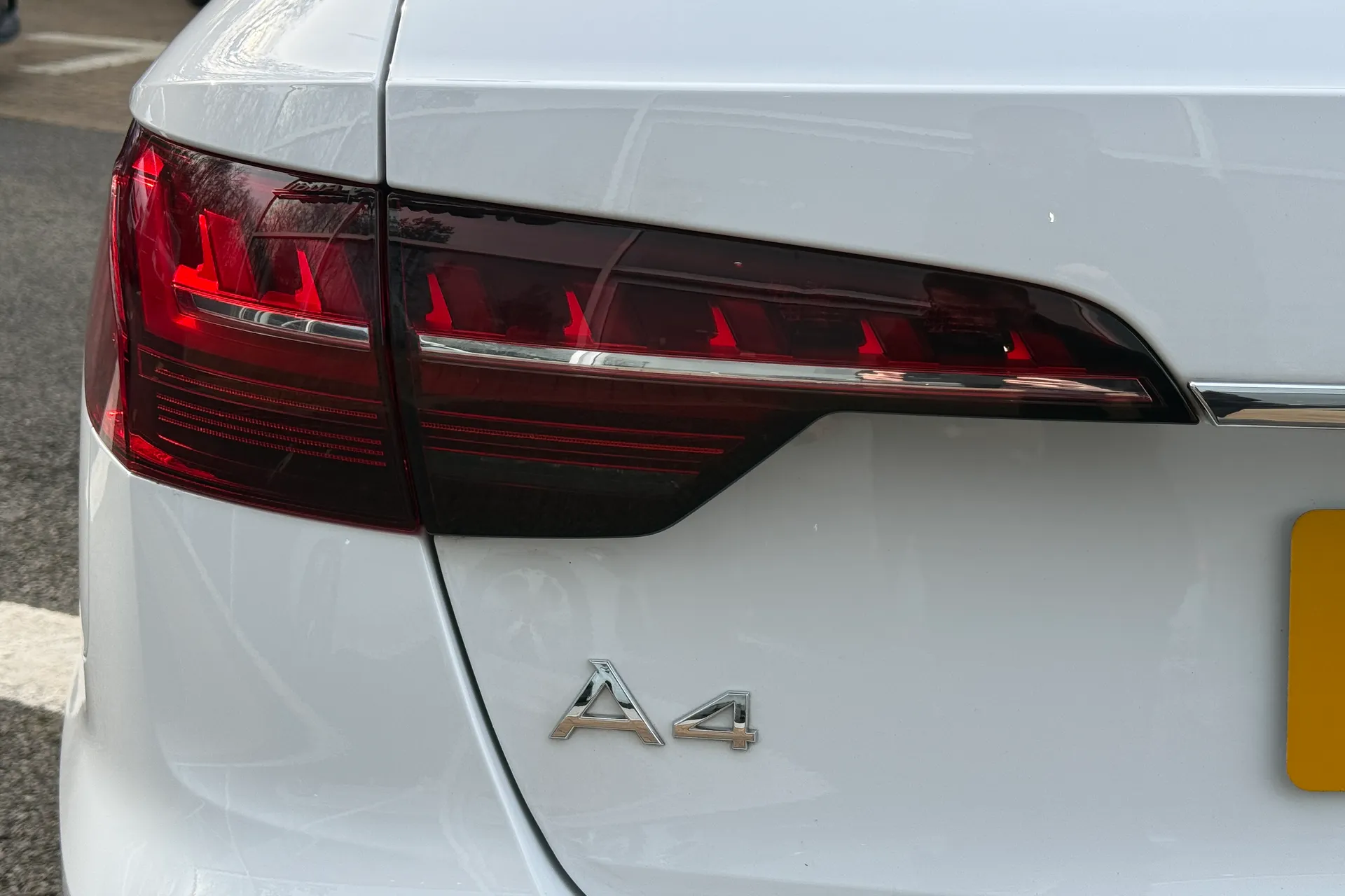 Audi A4 thumbnail image number 38