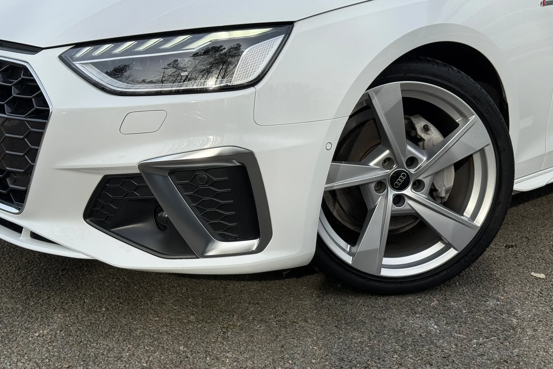 Audi A4 thumbnail image number 52