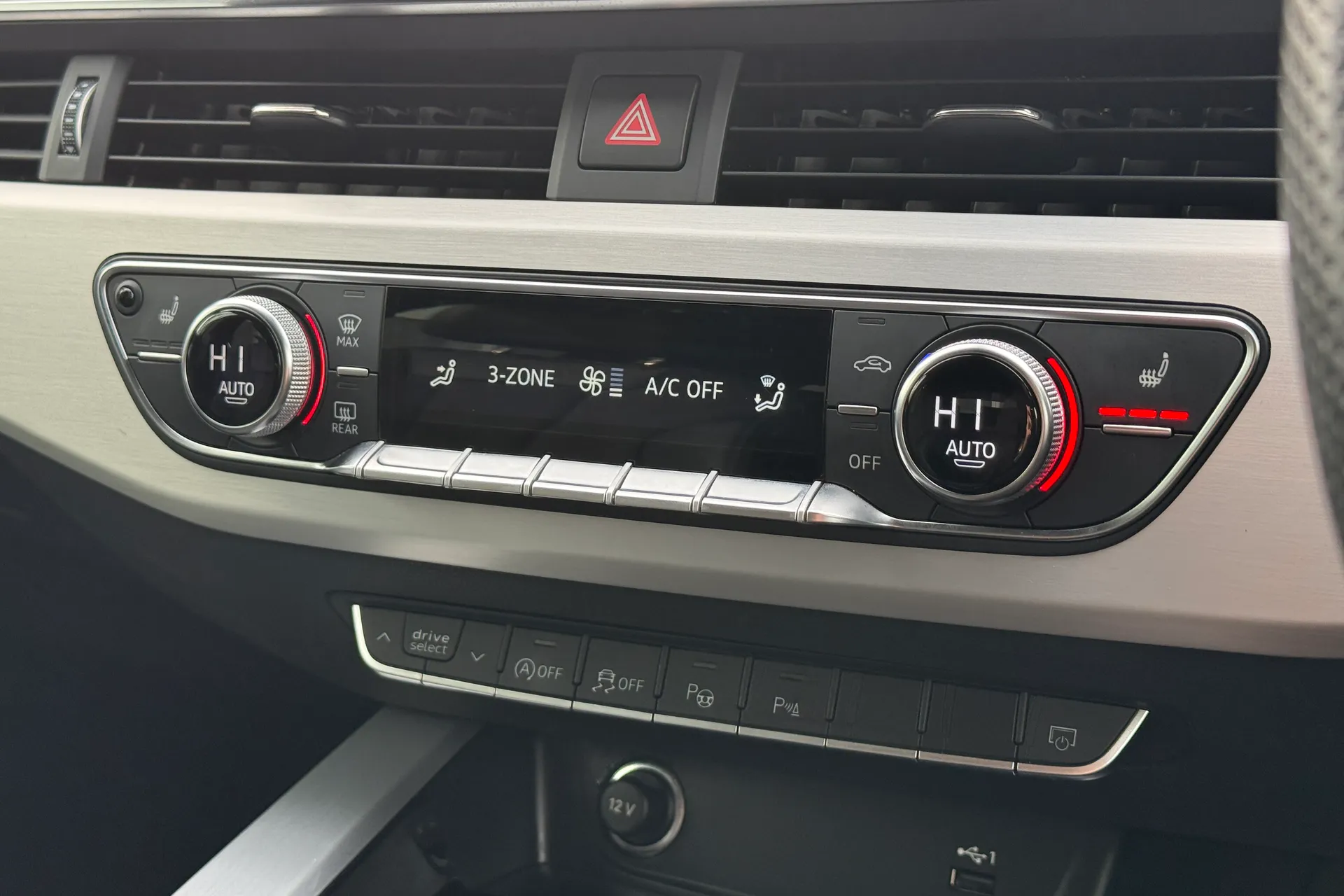 Audi A4 thumbnail image number 18