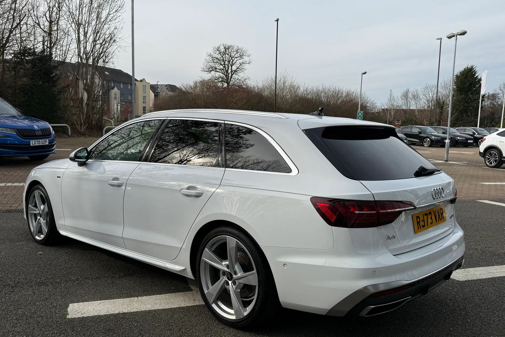 Audi A4 thumbnail image number 43