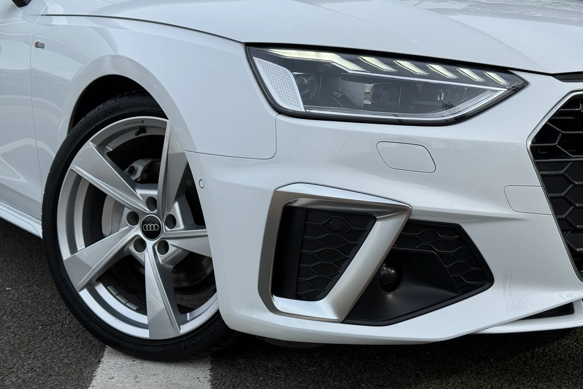 Audi A4 thumbnail image number 6