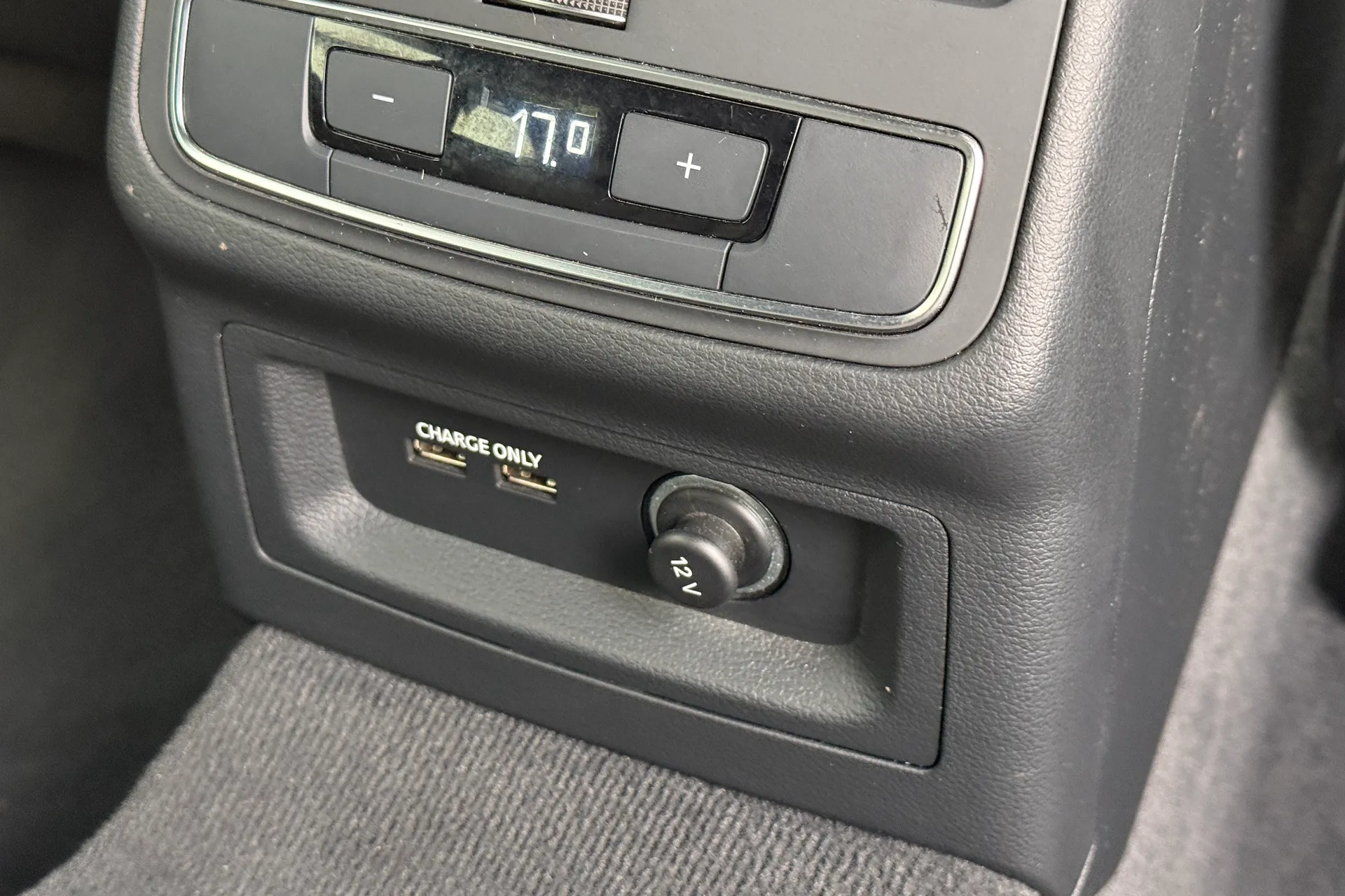 Audi A4 thumbnail image number 31