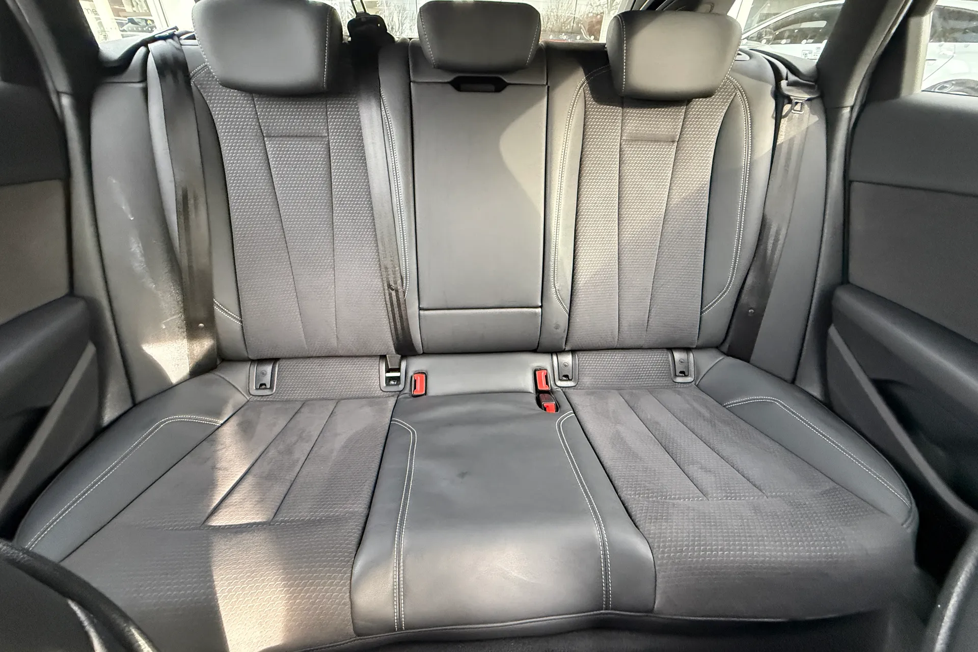 Audi A4 thumbnail image number 21