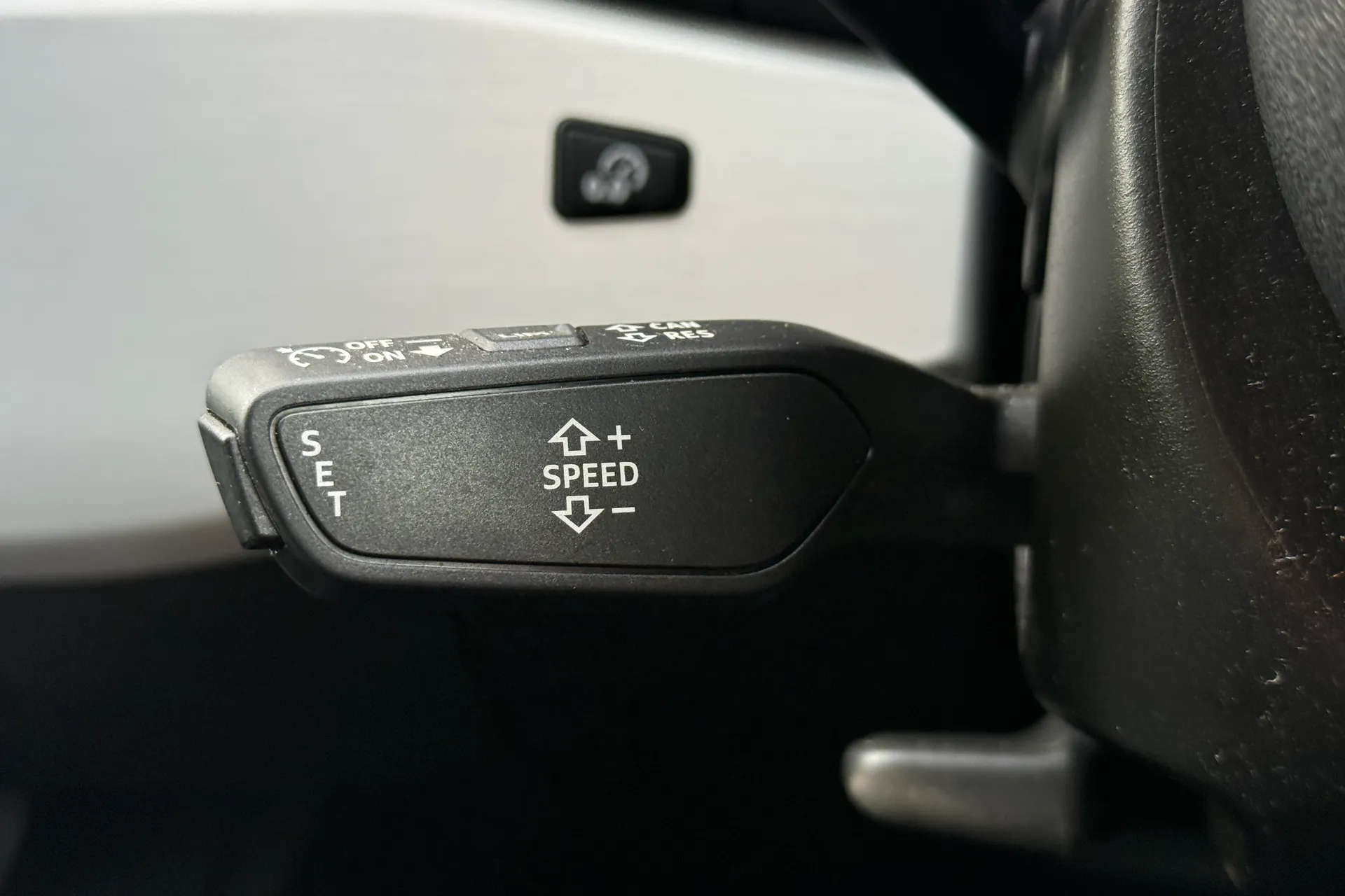 Audi A4 thumbnail image number 12