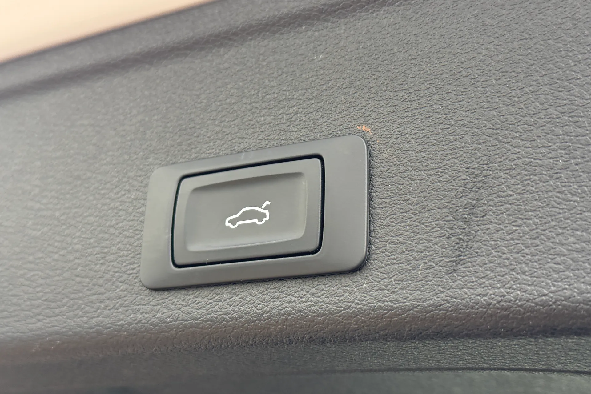 Audi A4 thumbnail image number 42