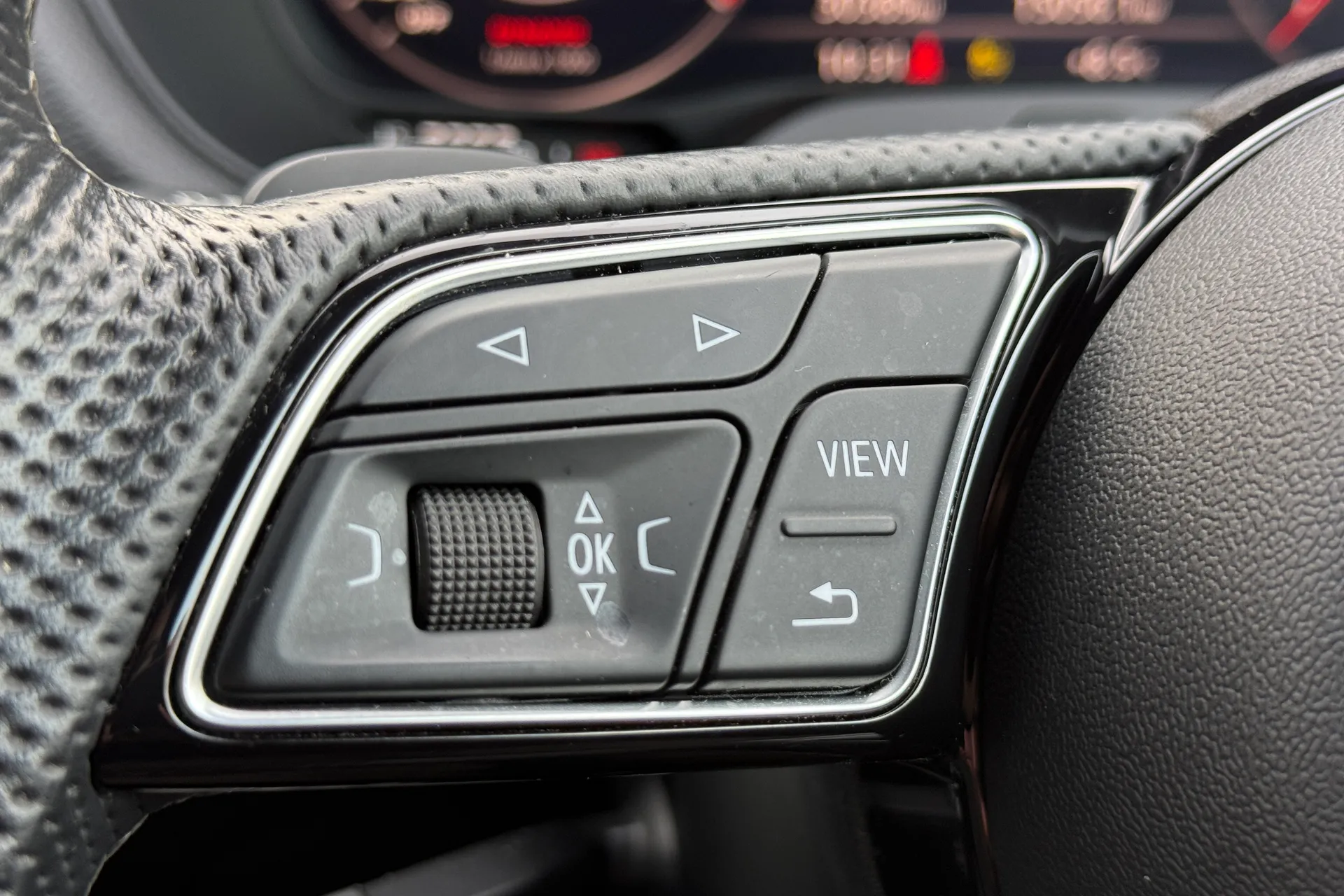 Audi Q2 thumbnail image number 13