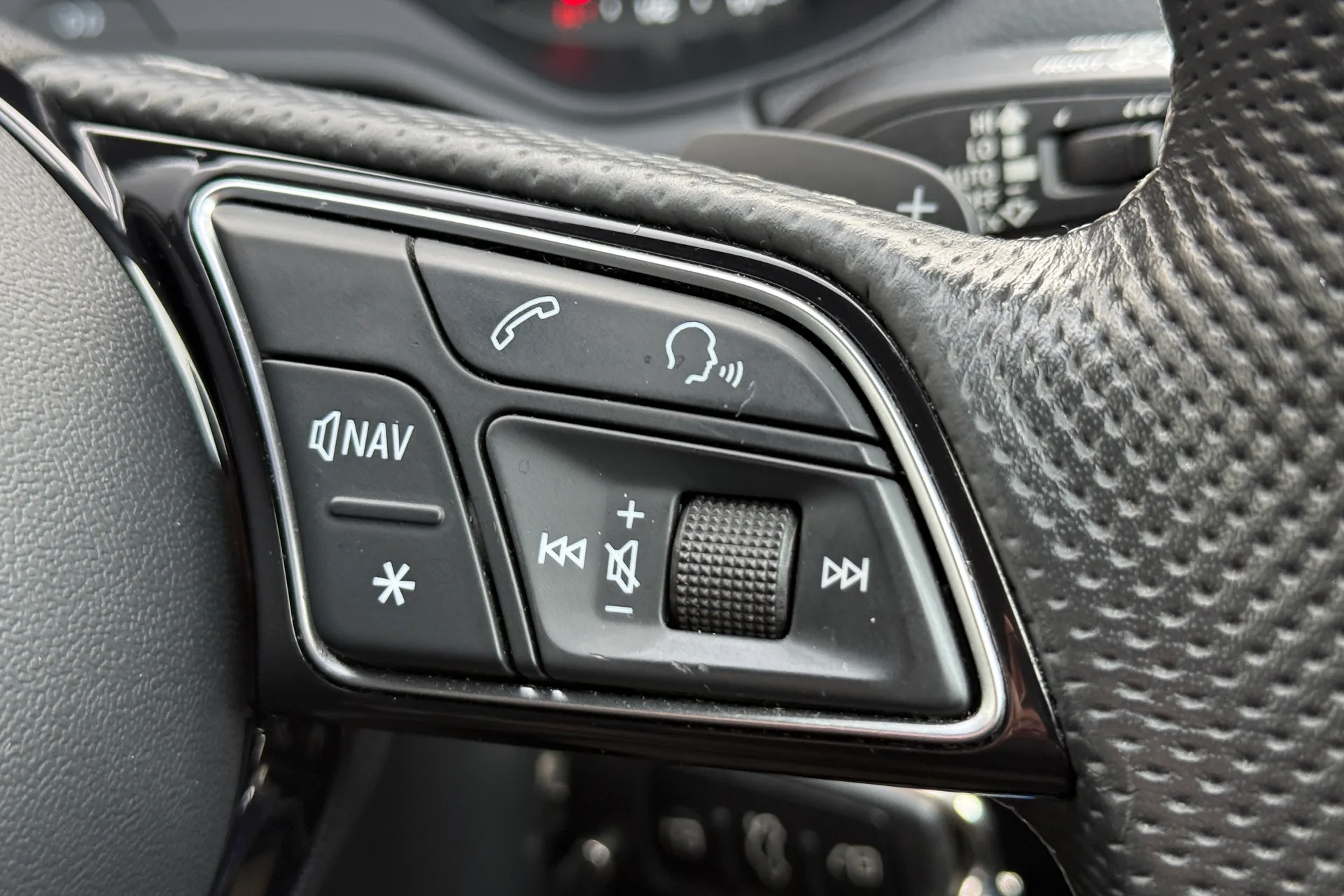 Audi Q2 thumbnail image number 14