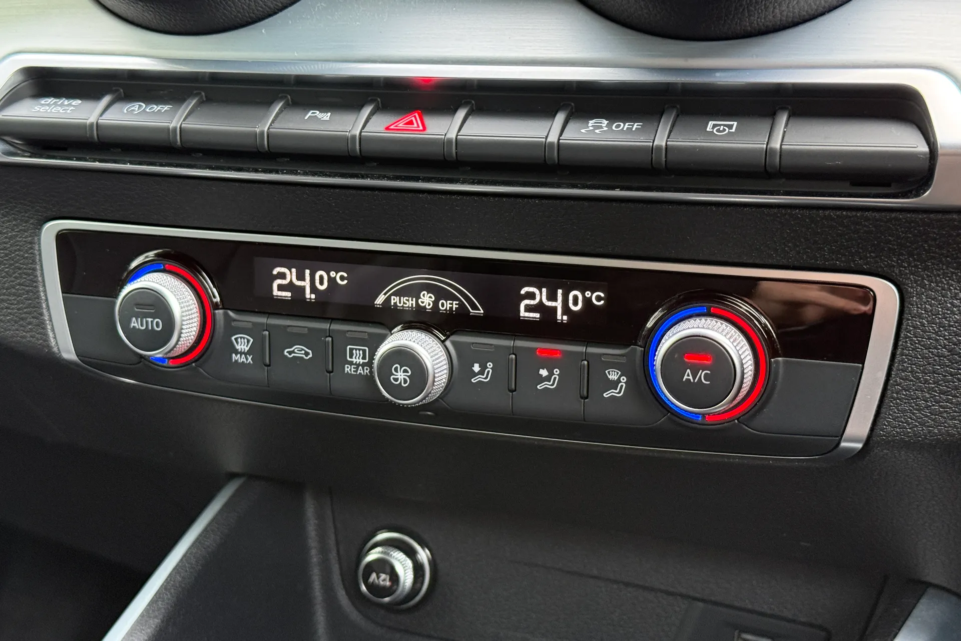 Audi Q2 thumbnail image number 9