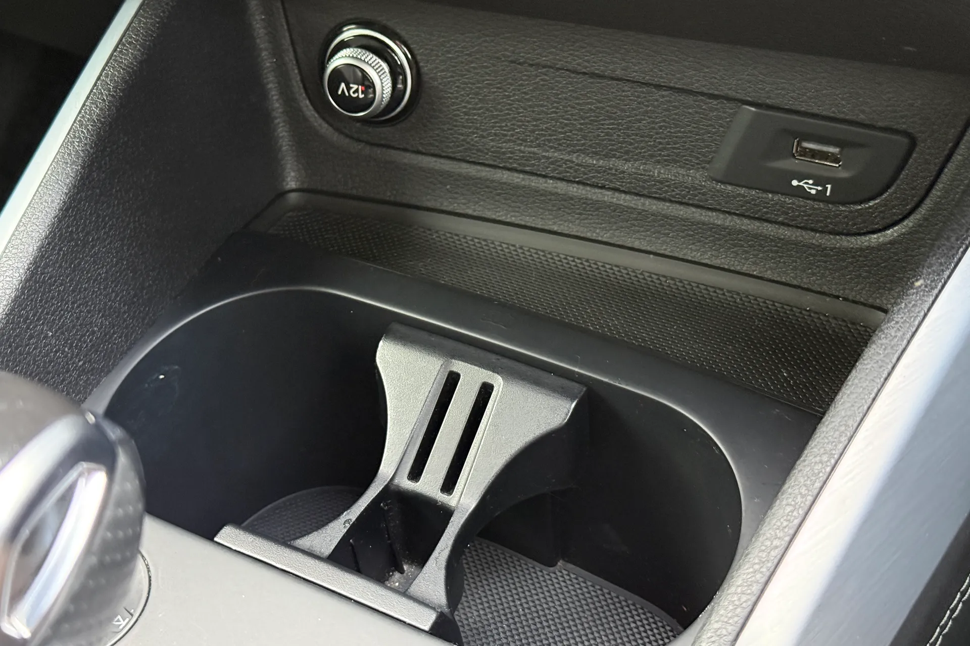 Audi Q2 thumbnail image number 23