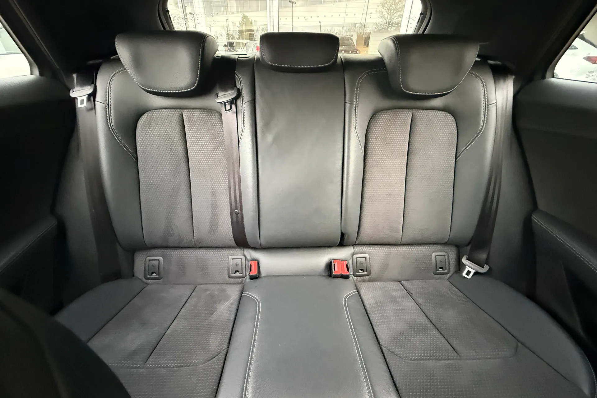 Audi Q2 thumbnail image number 18