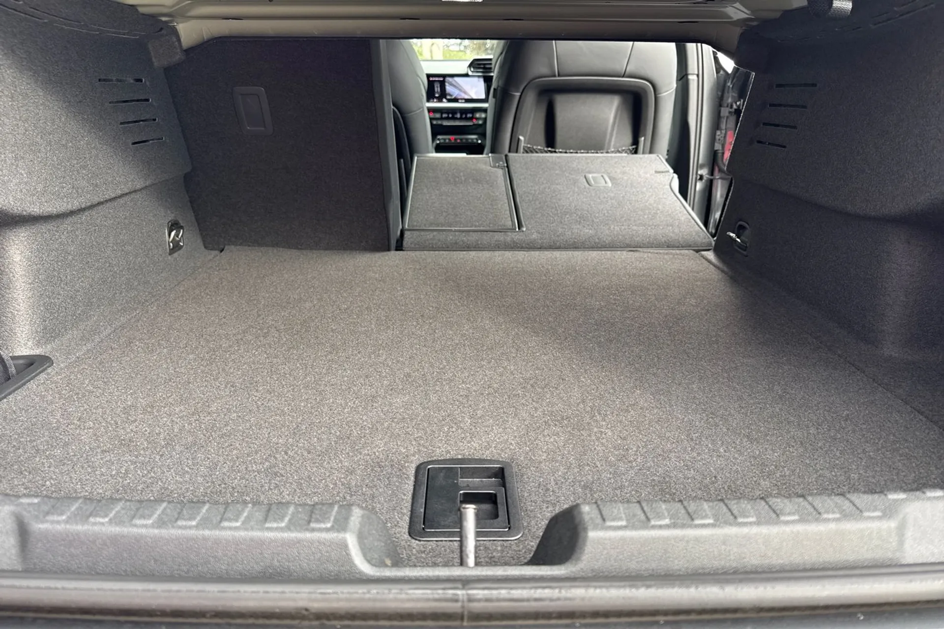 Audi RS3 thumbnail image number 35