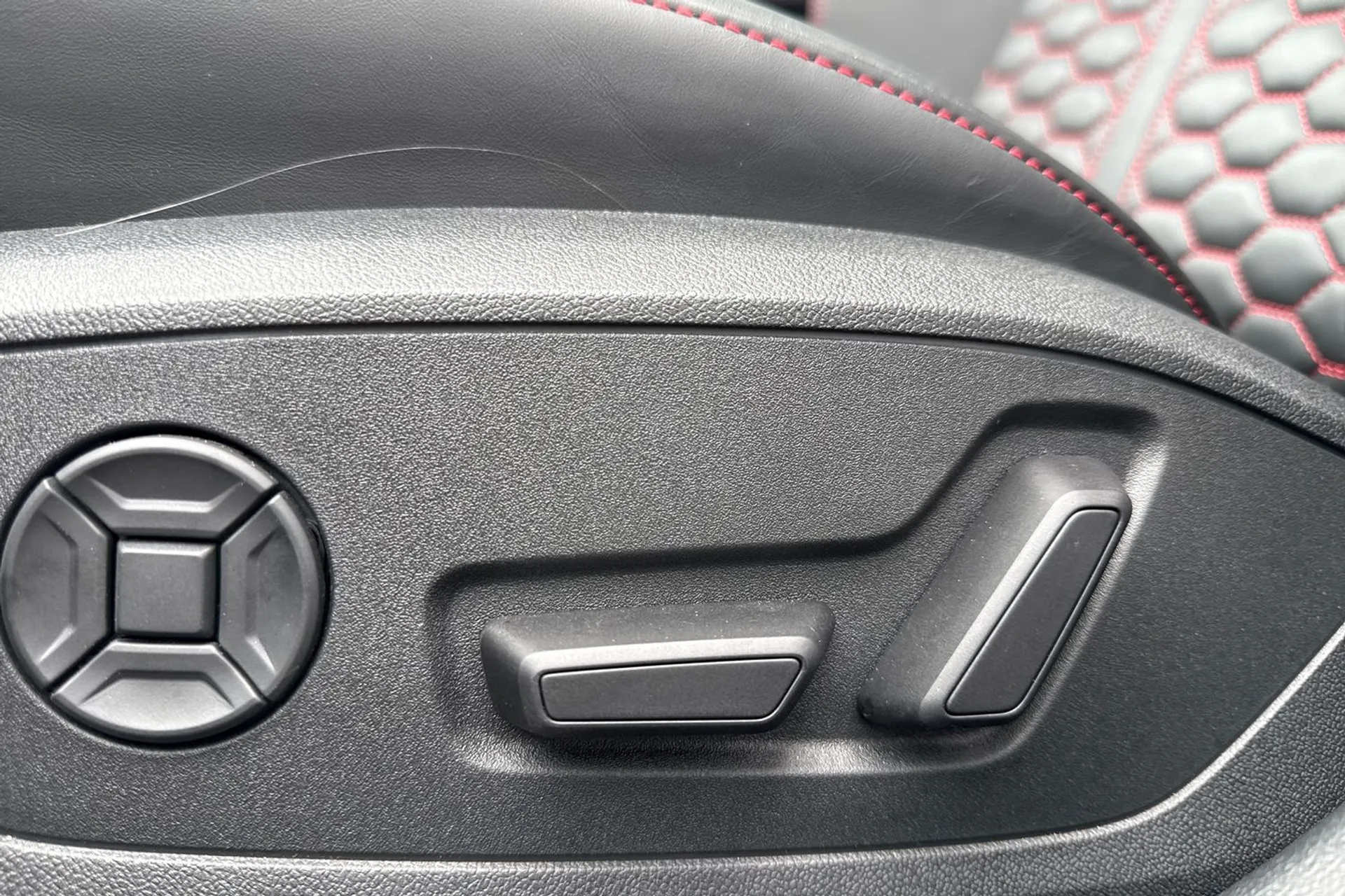 Audi RS3 thumbnail image number 39