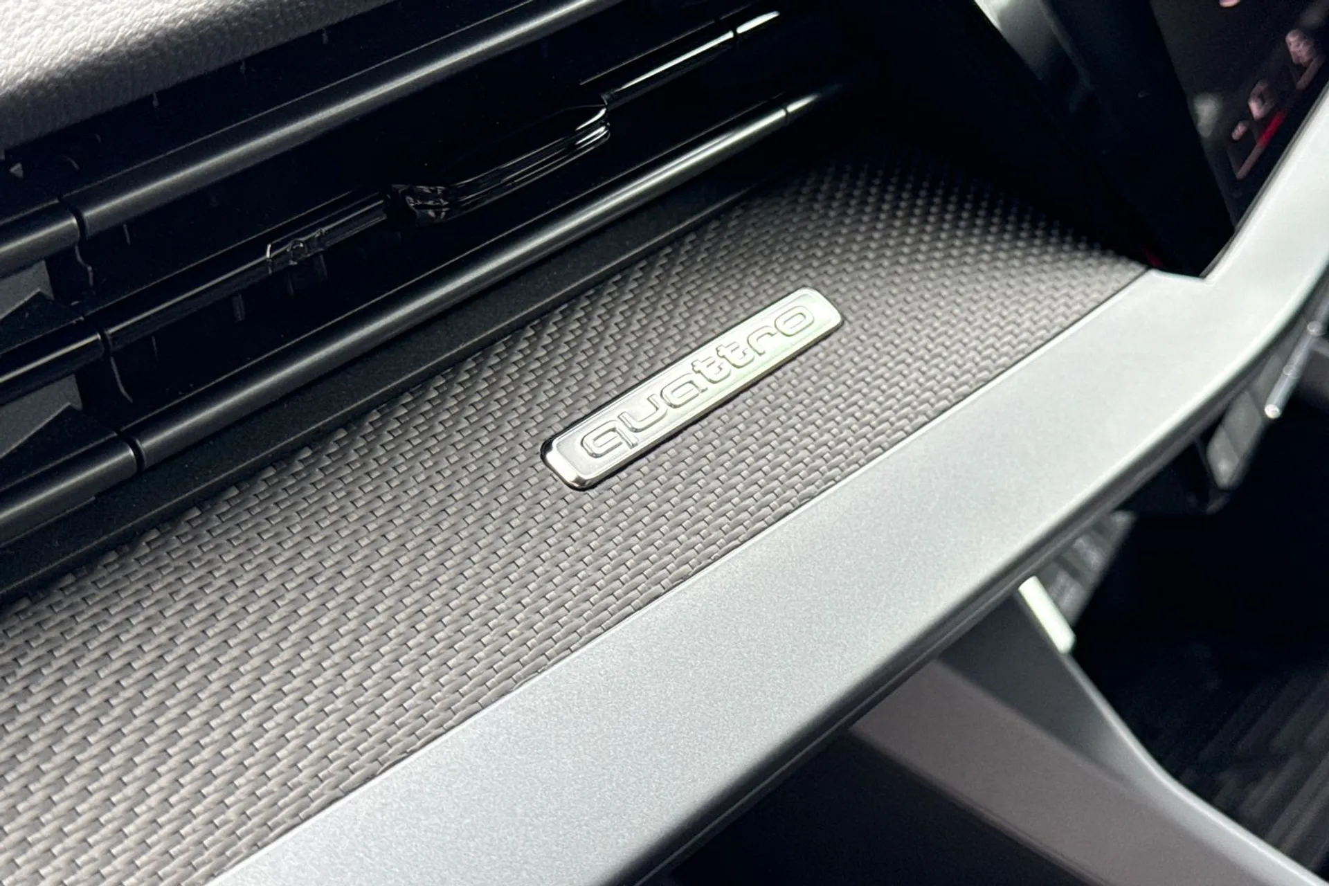 Audi RS3 thumbnail image number 44