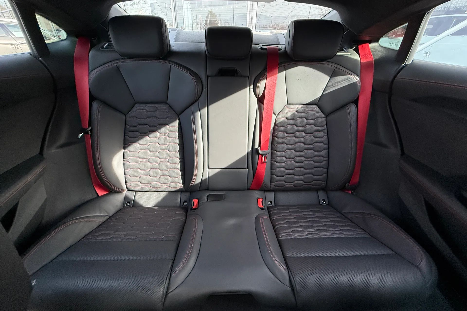 Audi RS e-tron GT thumbnail image number 24