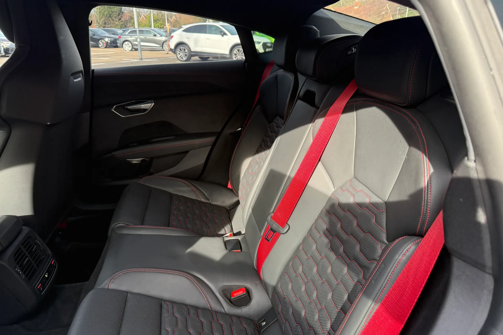 Audi RS e-tron GT thumbnail image number 49