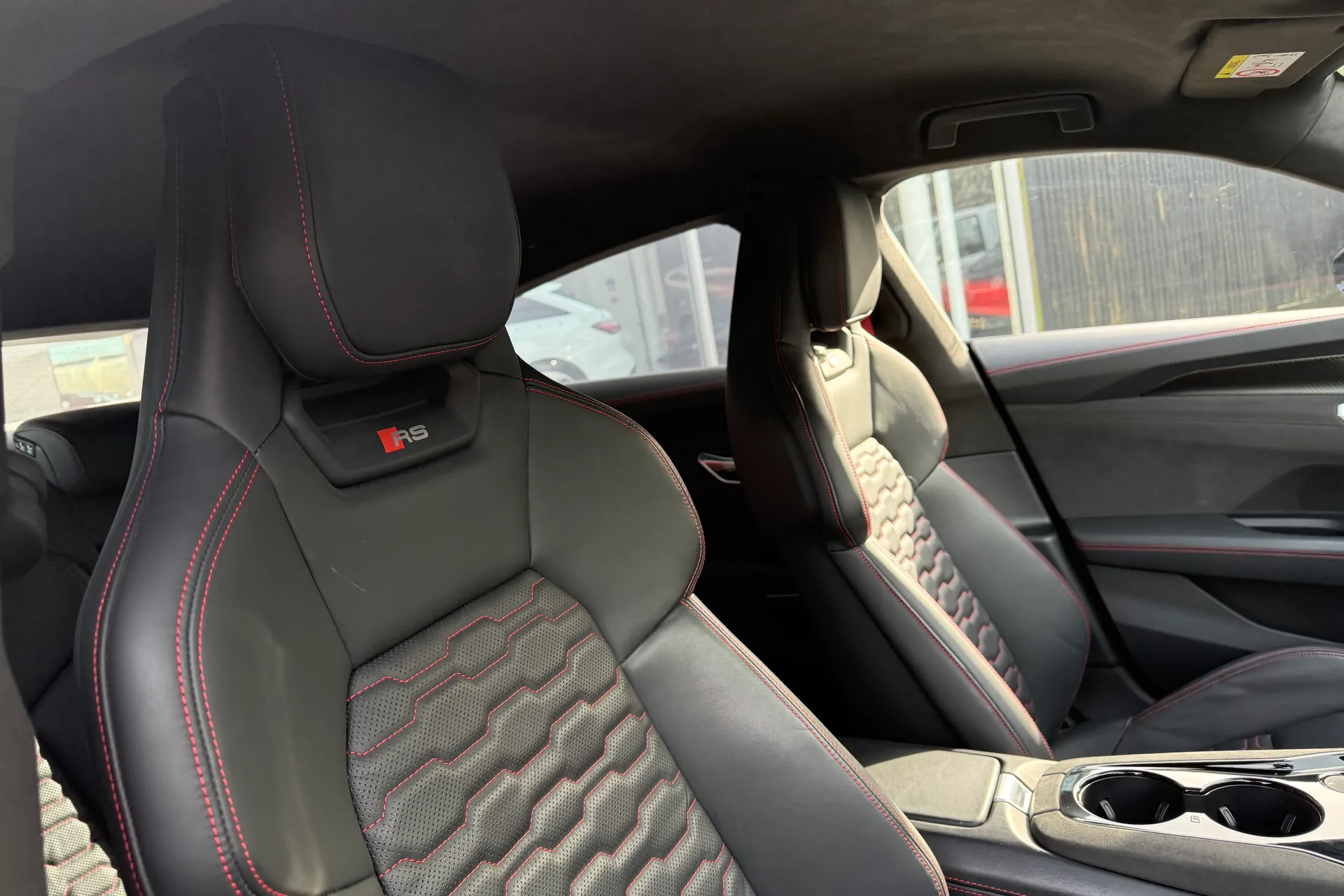 Audi RS e-tron GT thumbnail image number 28