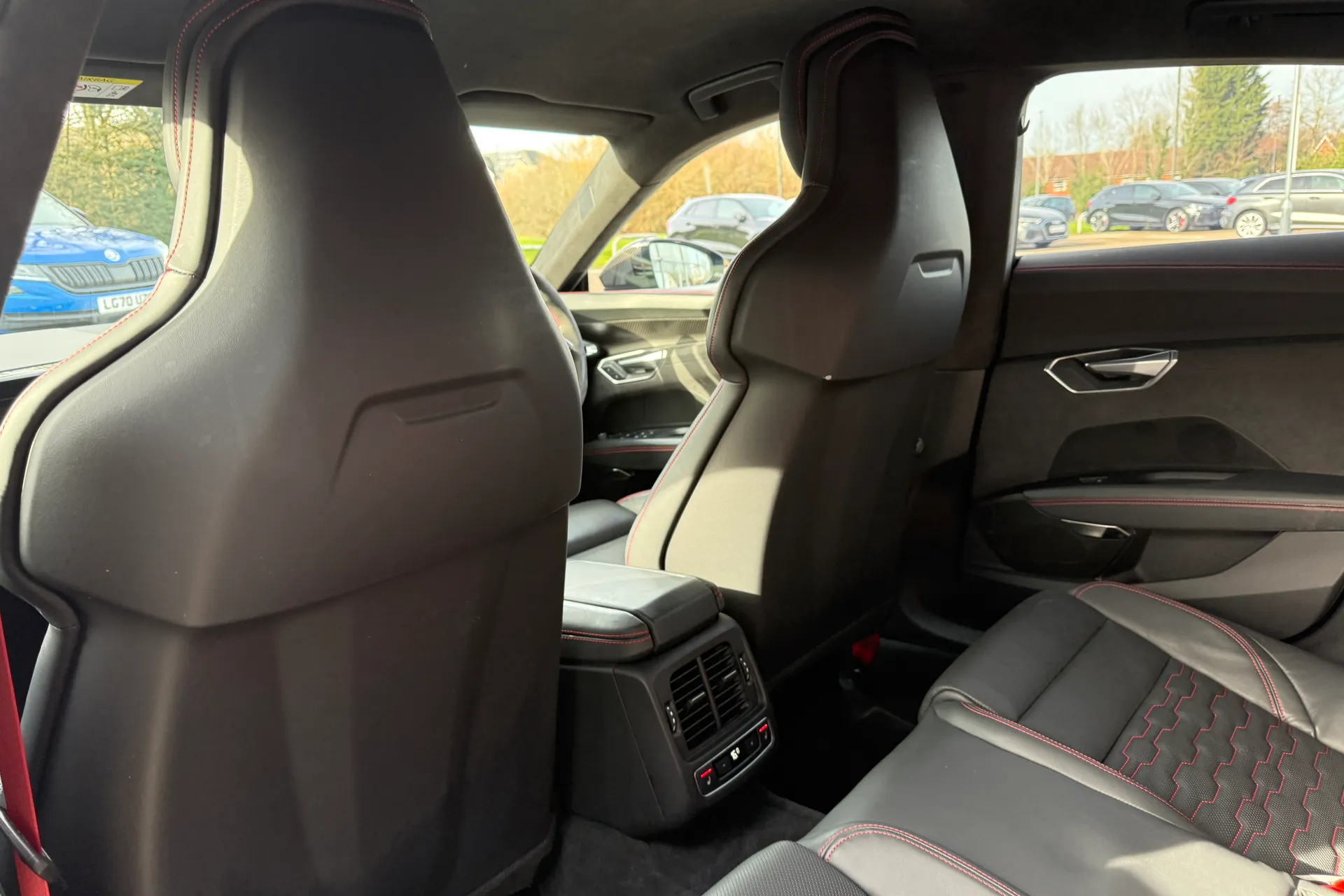 Audi RS e-tron GT thumbnail image number 48