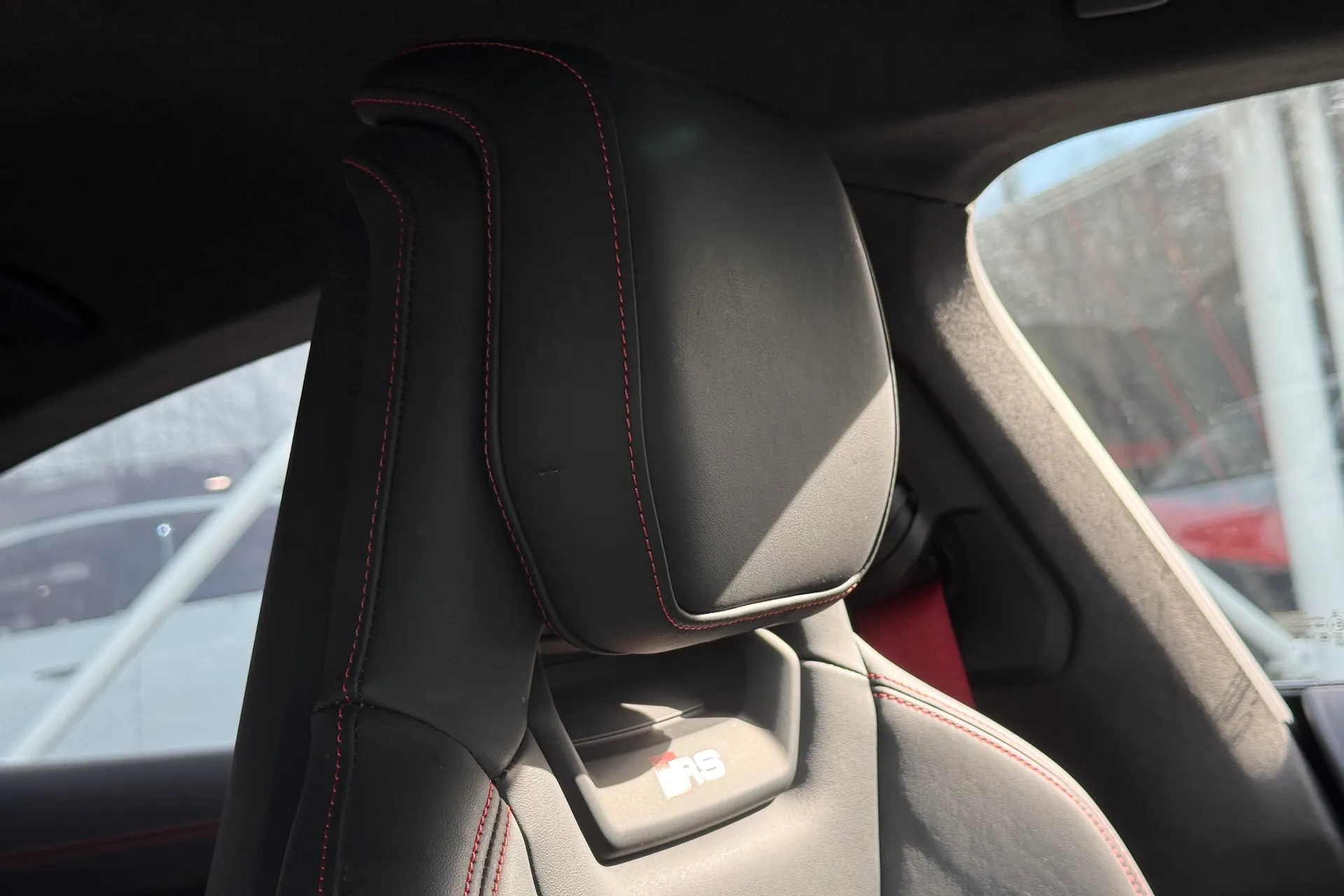 Audi RS e-tron GT thumbnail image number 23