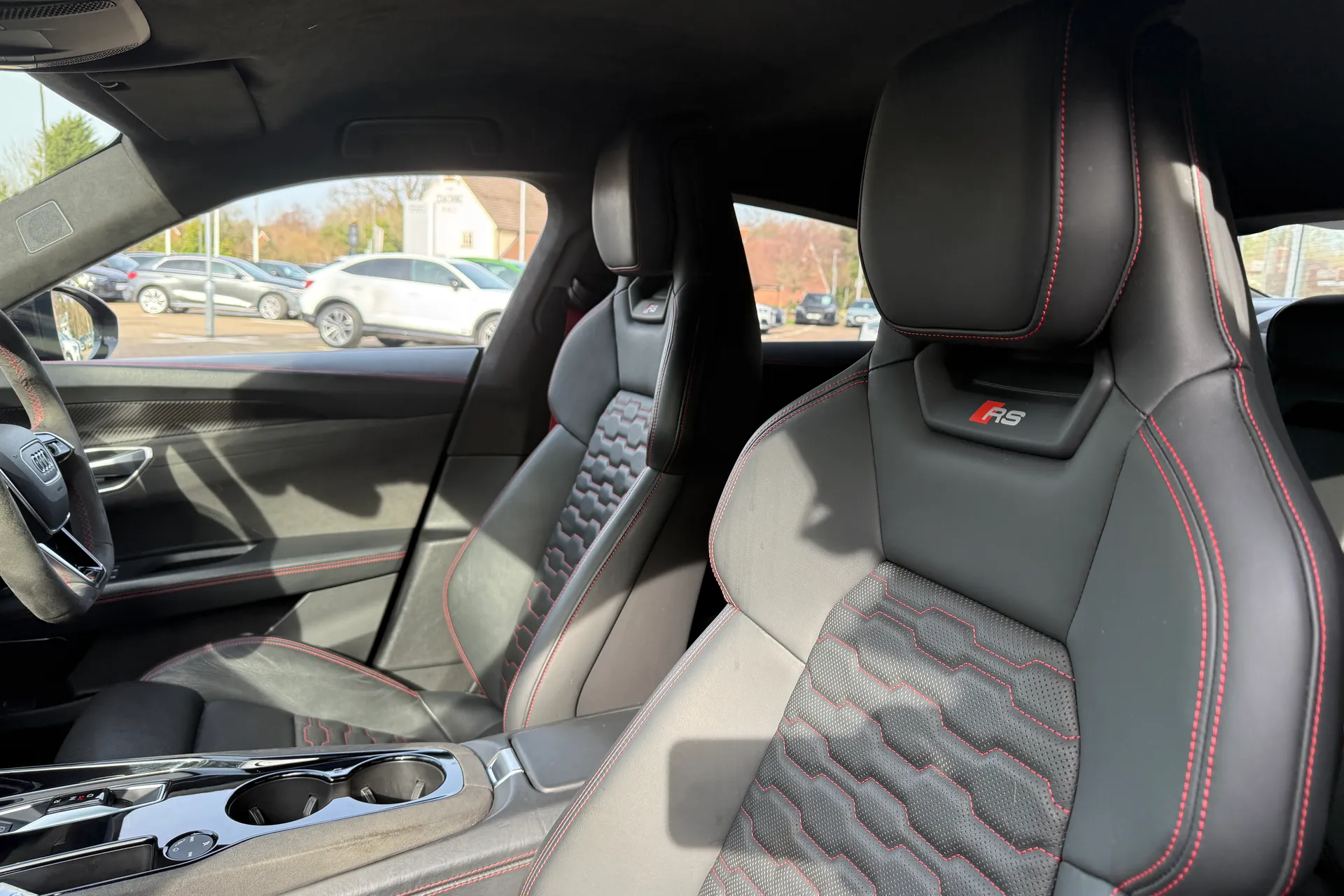 Audi RS e-tron GT thumbnail image number 52