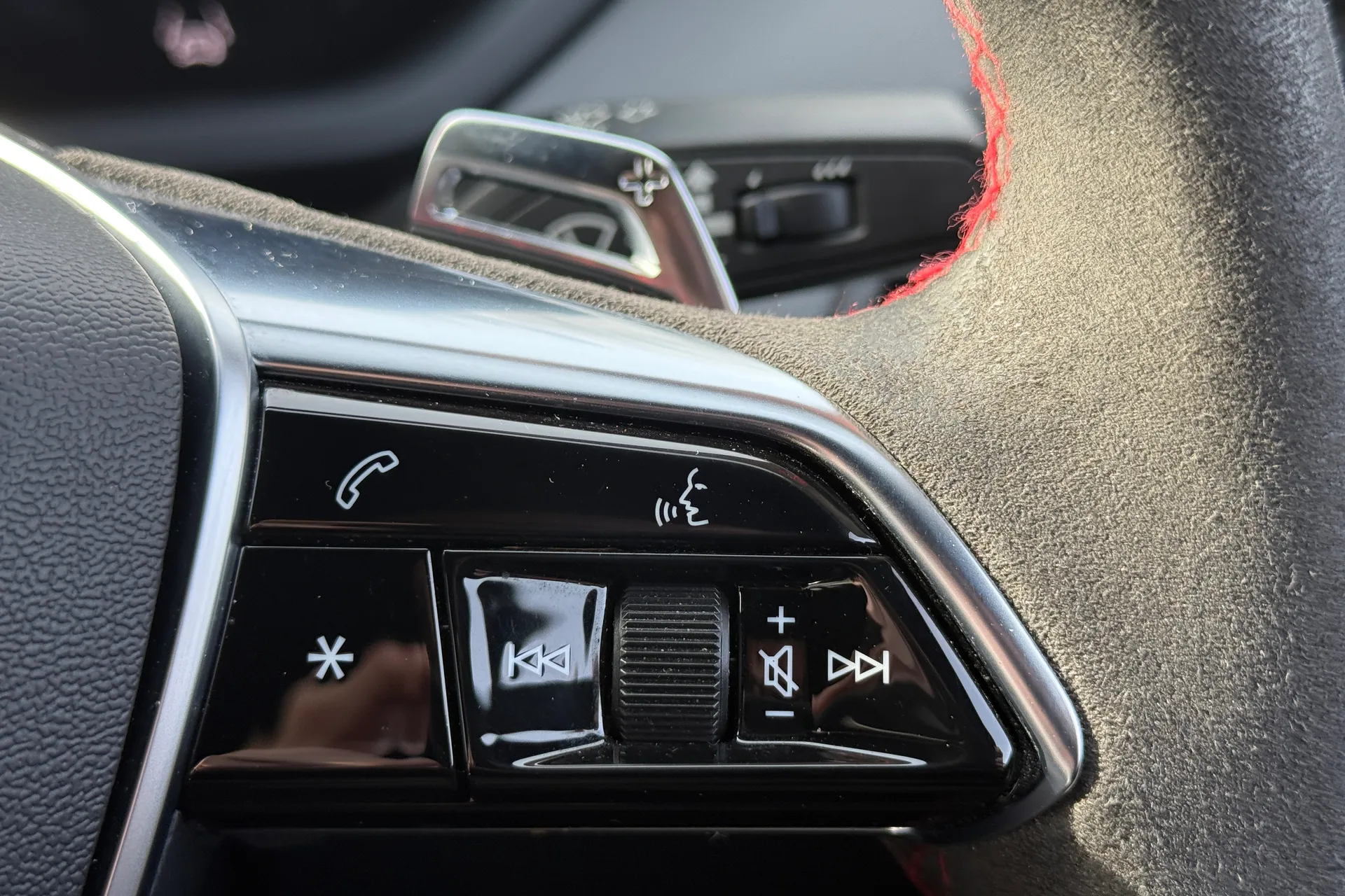 Audi RS e-tron GT thumbnail image number 14