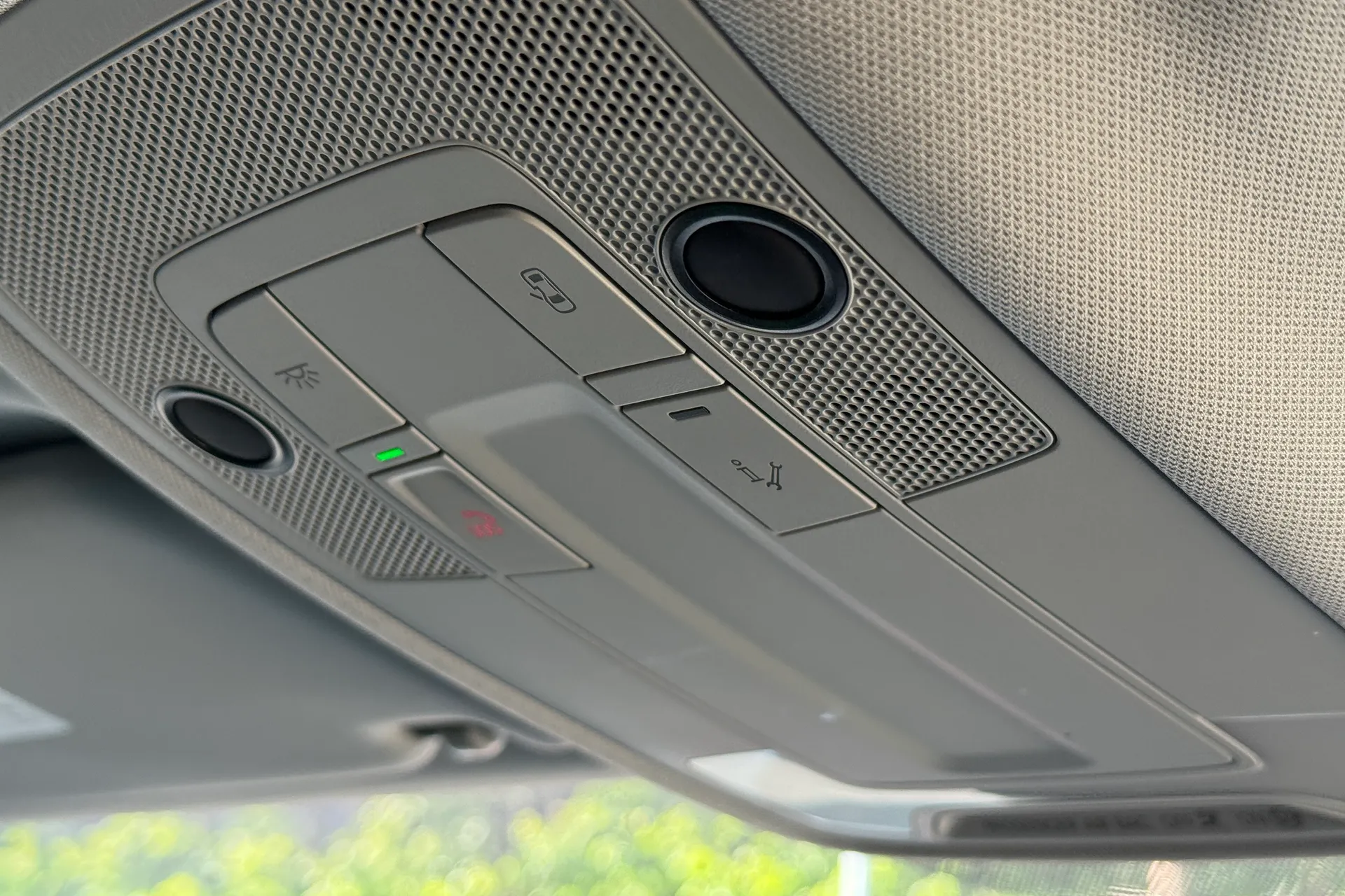 Audi Q2 thumbnail image number 16