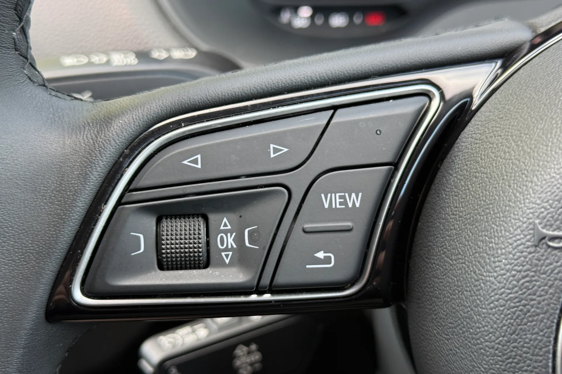 Audi Q2 thumbnail image number 20