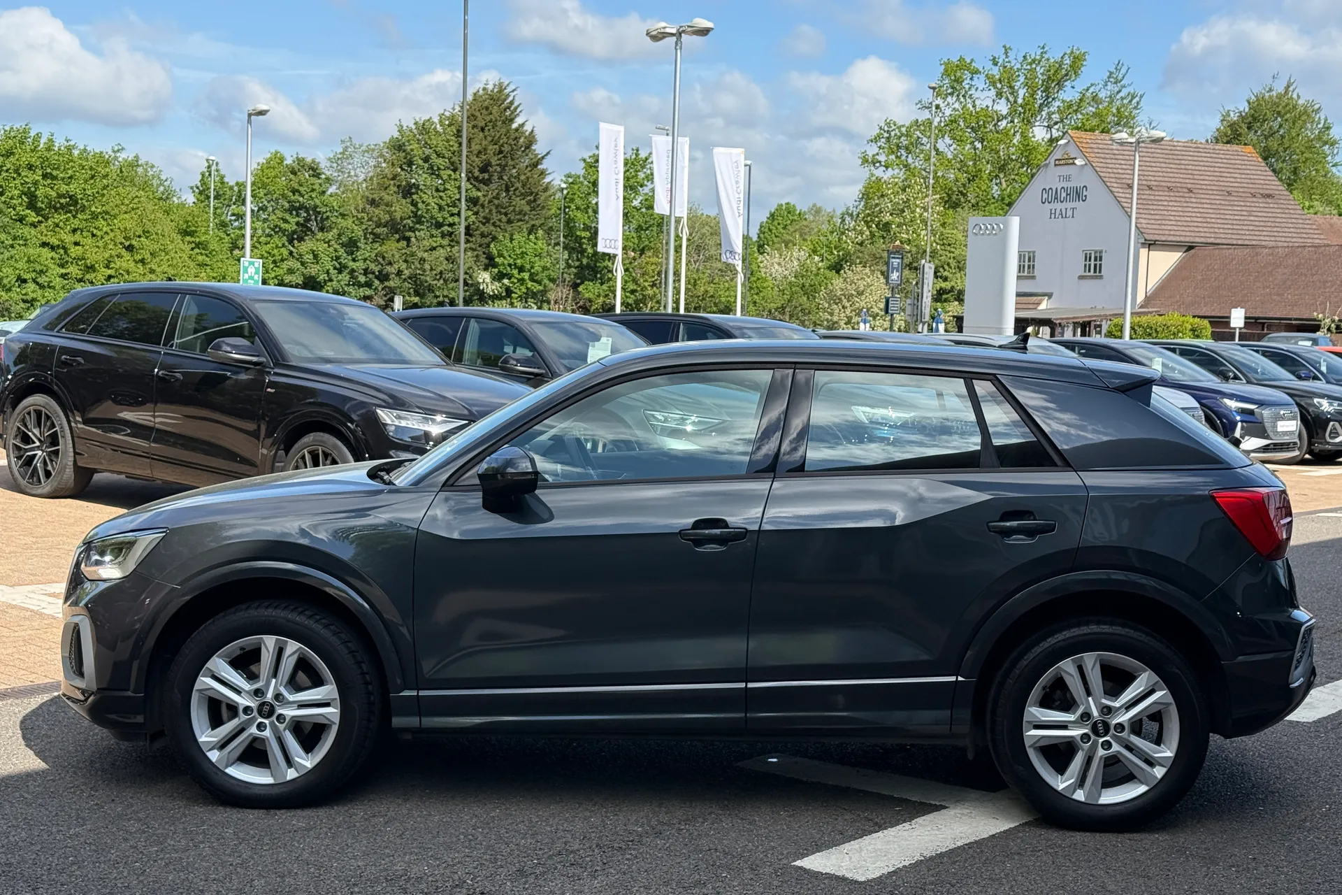 Audi Q2 thumbnail image number 48