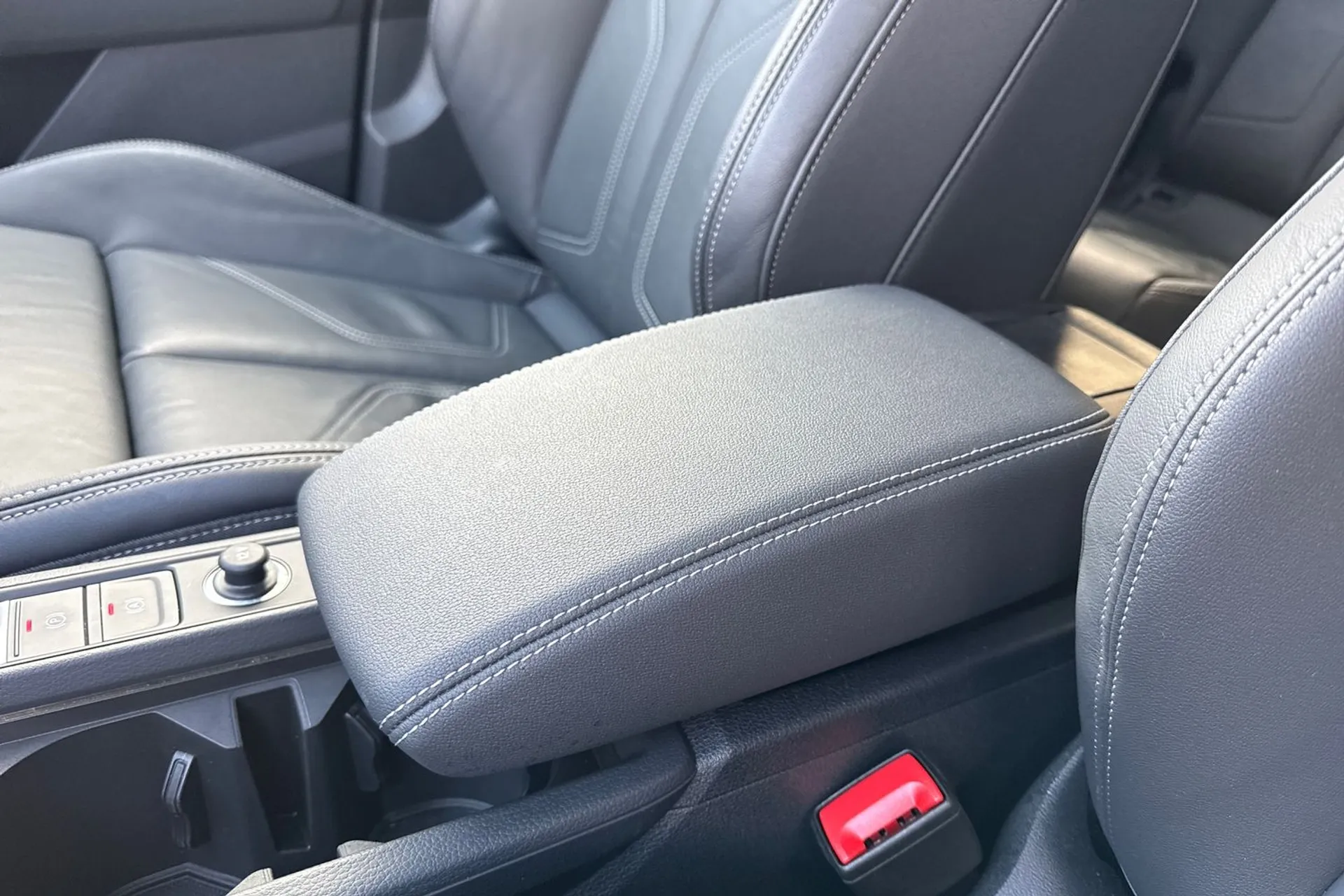 Audi Q3 thumbnail image number 35