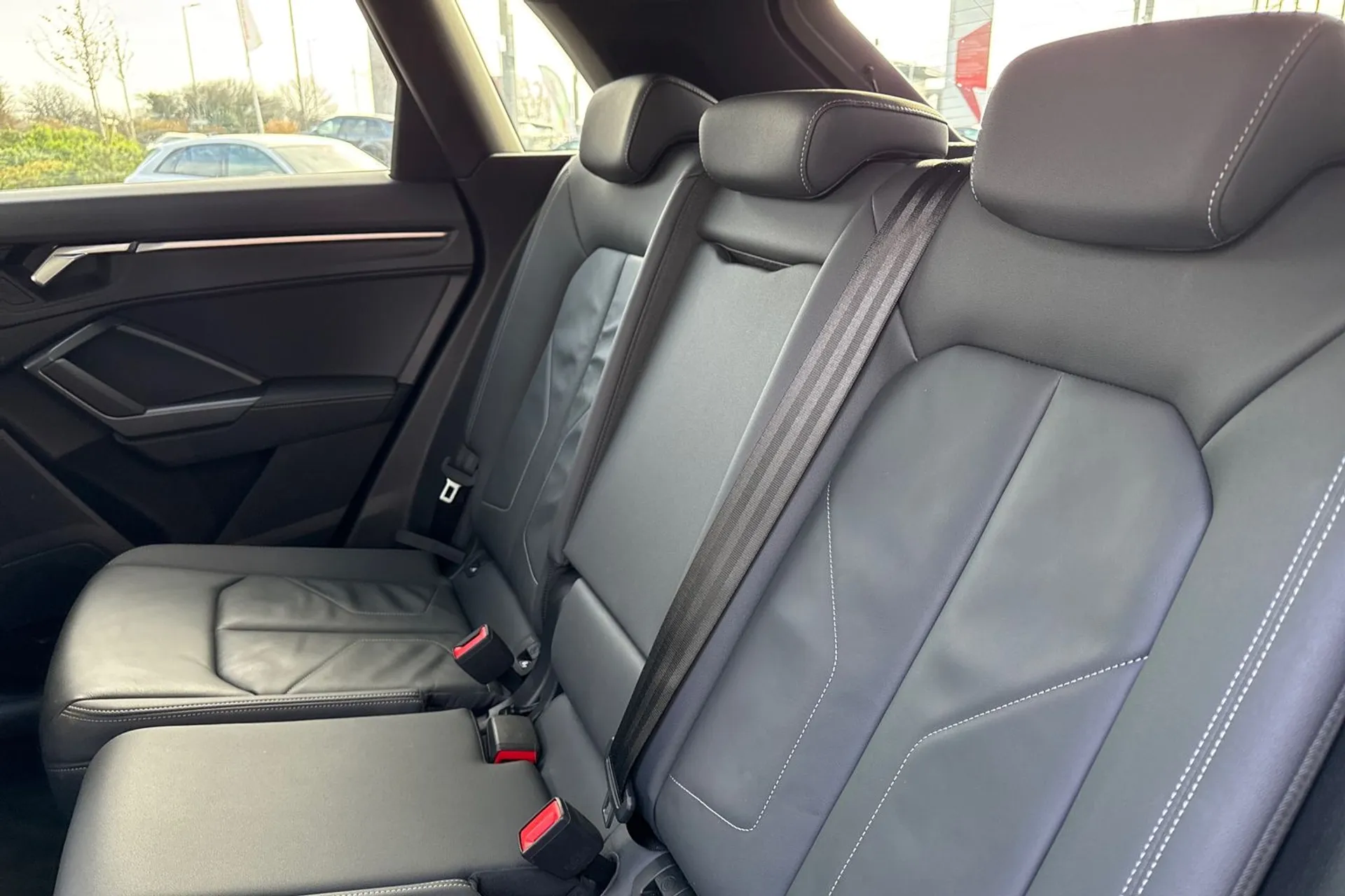 Audi Q3 thumbnail image number 49