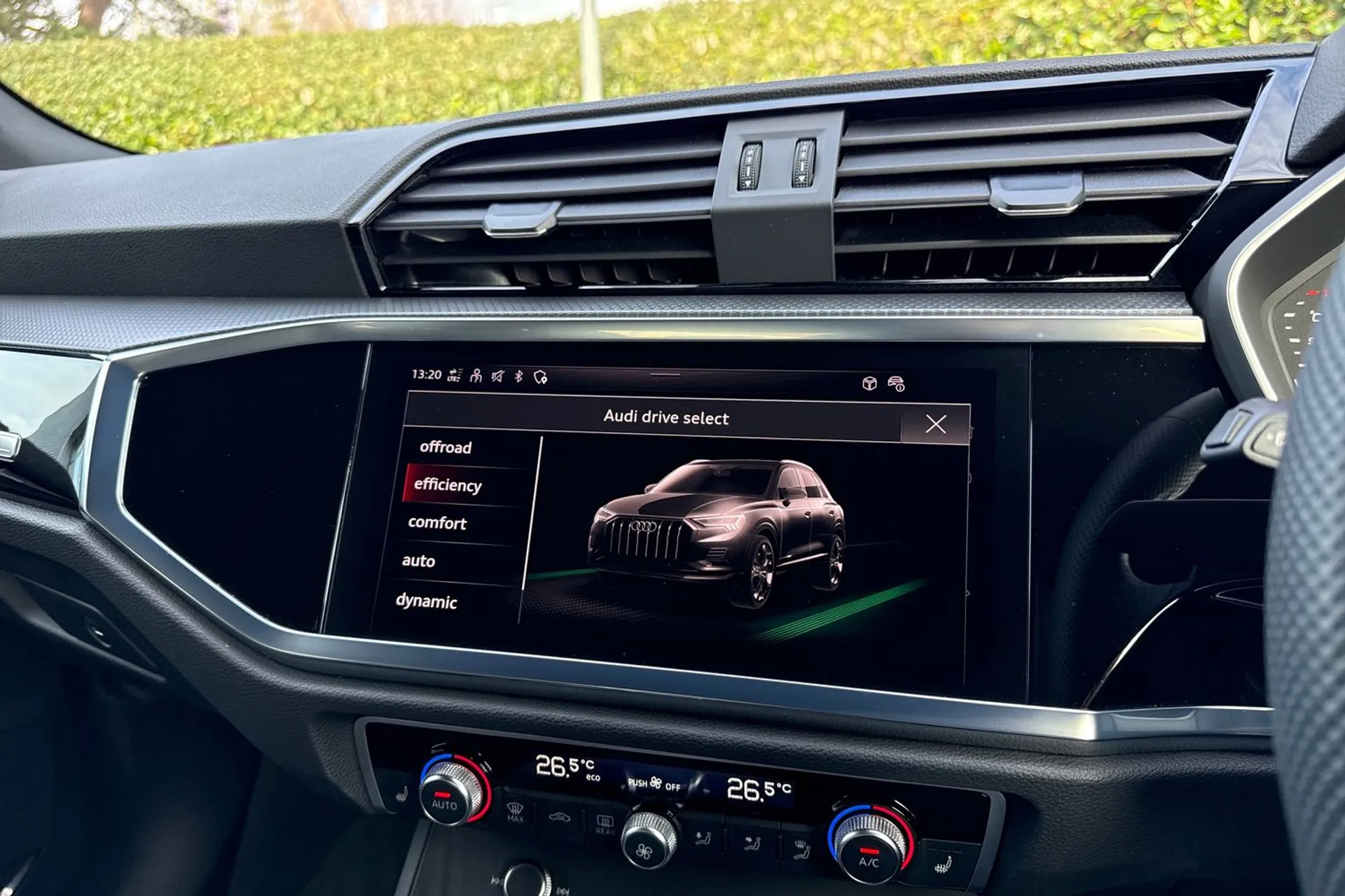 Audi Q3 thumbnail image number 29