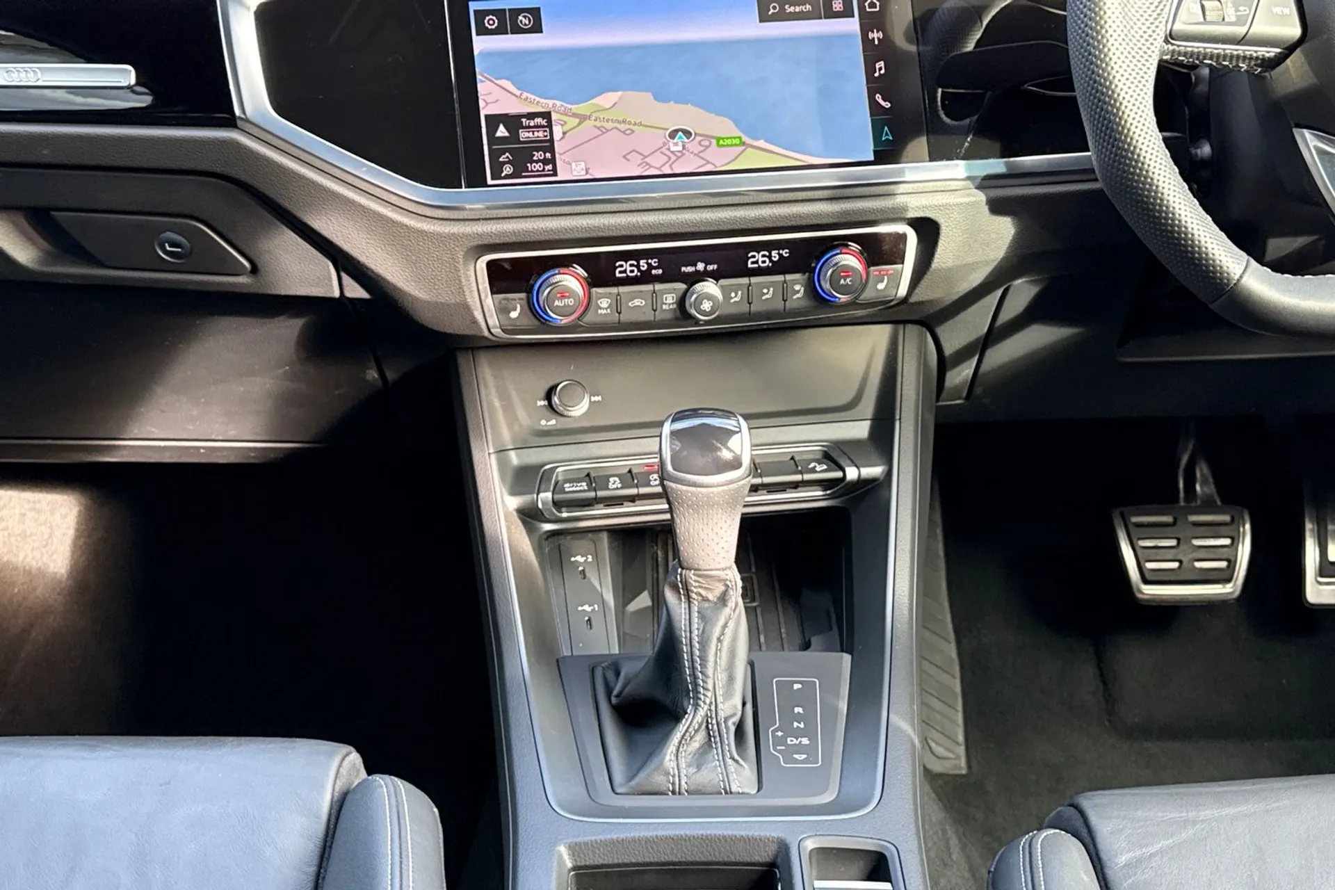 Audi Q3 thumbnail image number 24