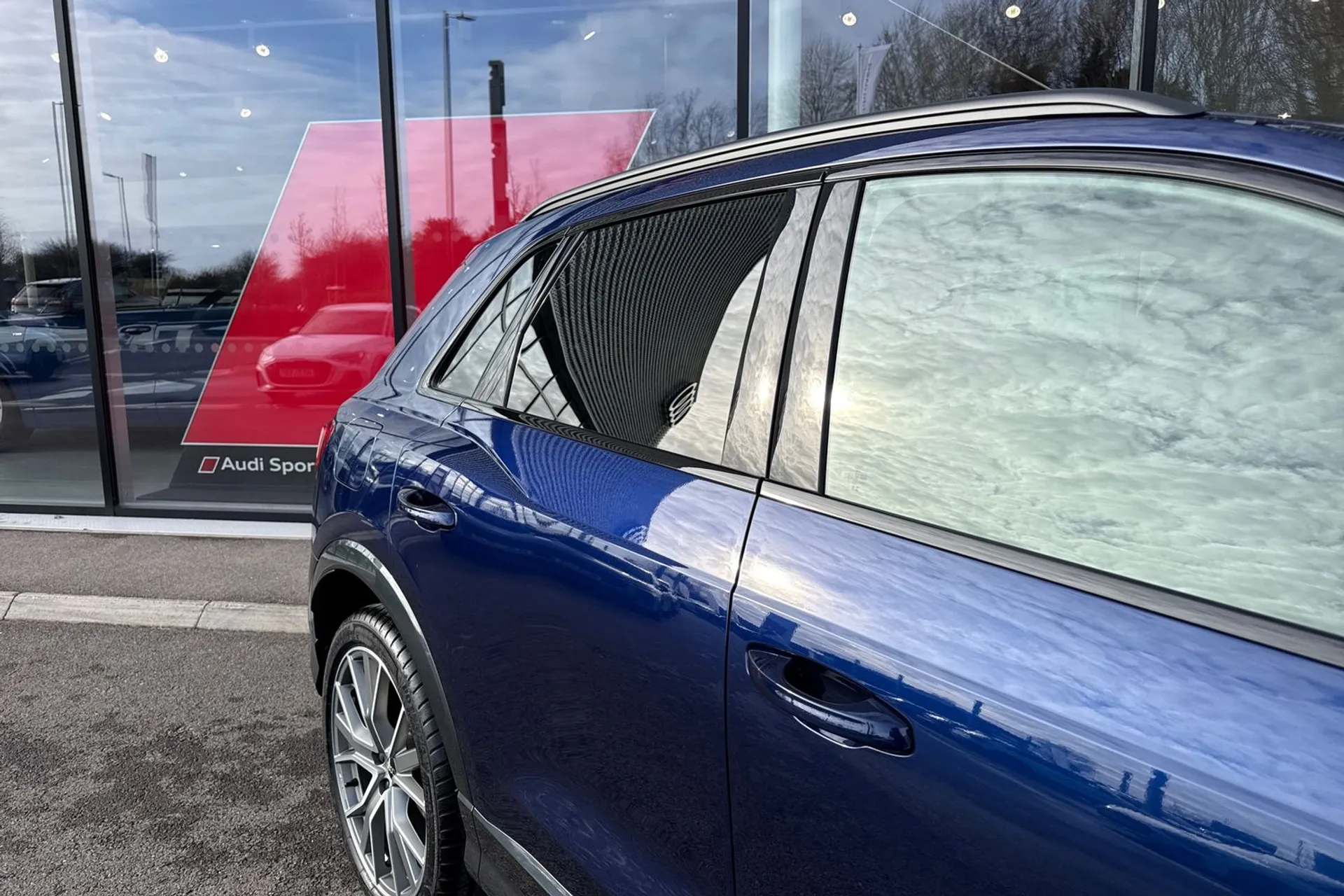 Audi Q3 thumbnail image number 23