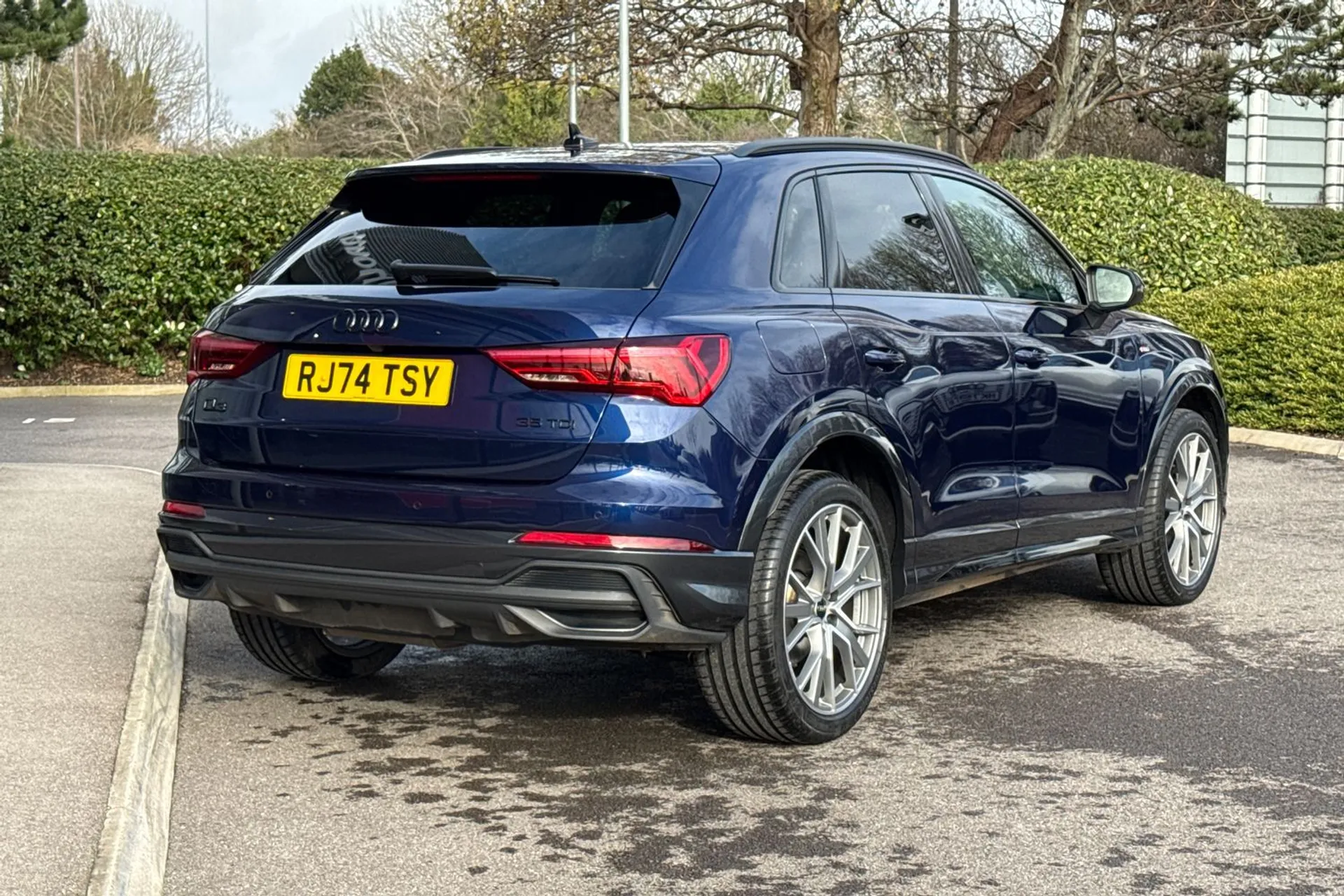 Audi Q3 thumbnail image number 9