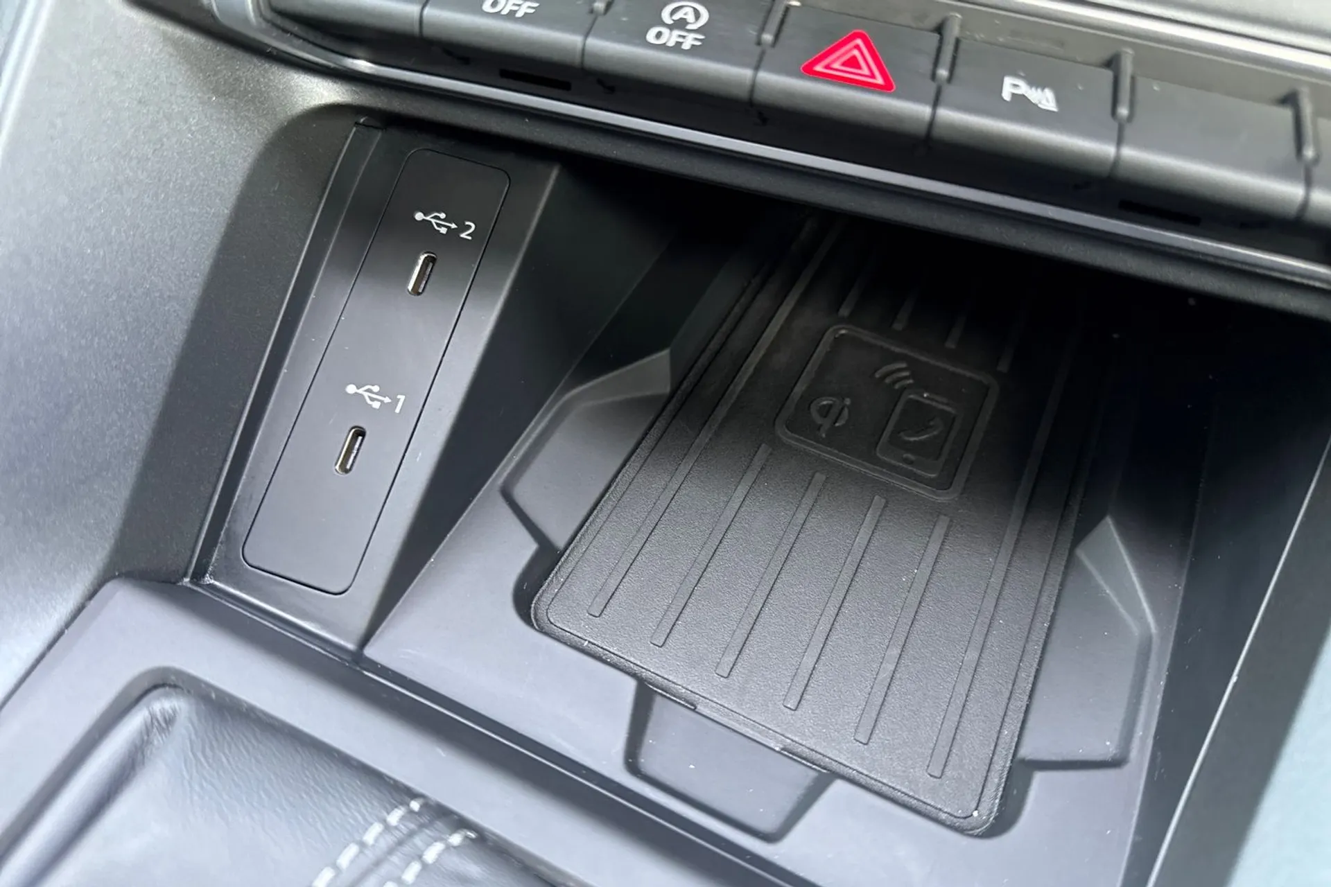 Audi Q3 thumbnail image number 18