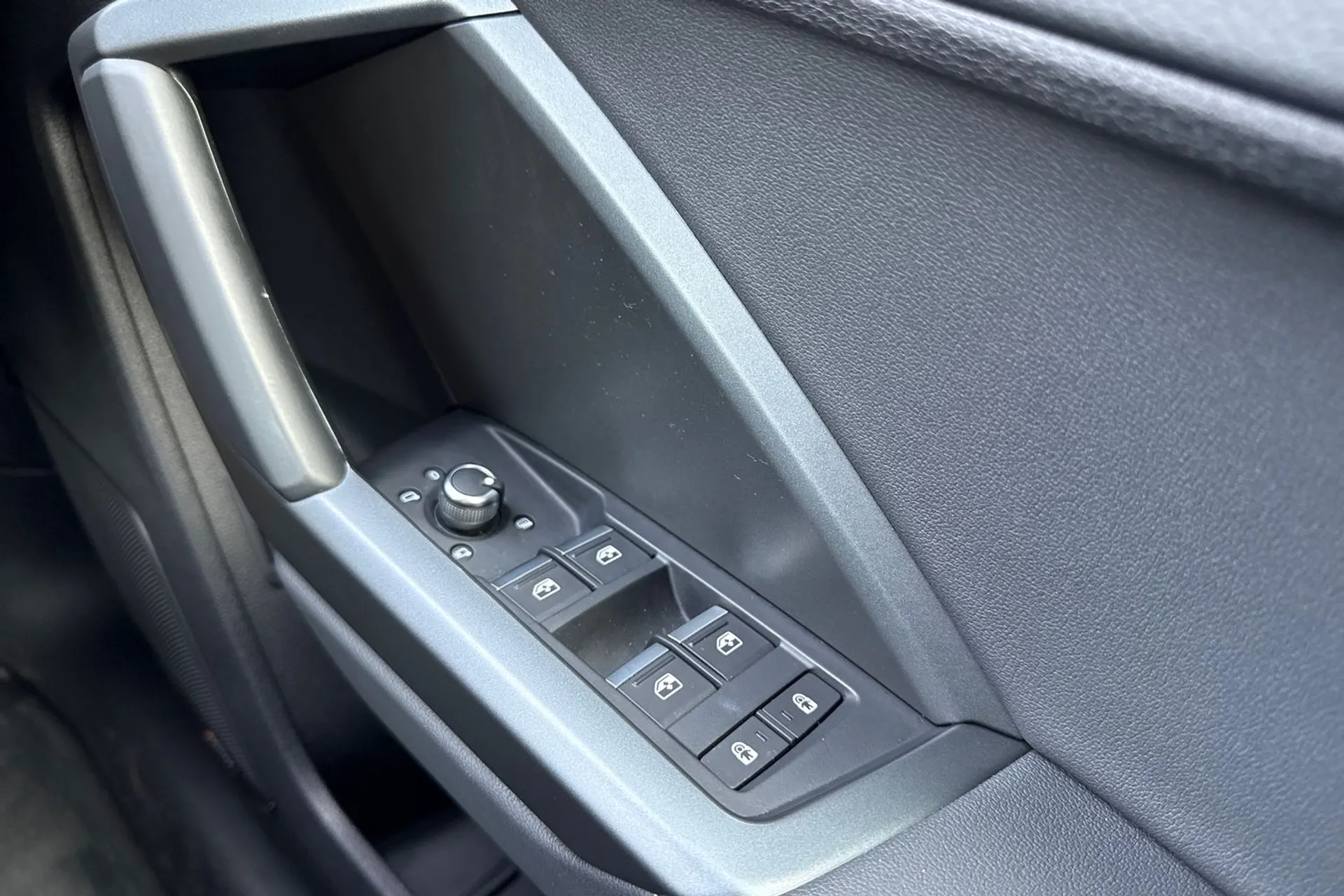 Audi Q3 thumbnail image number 39