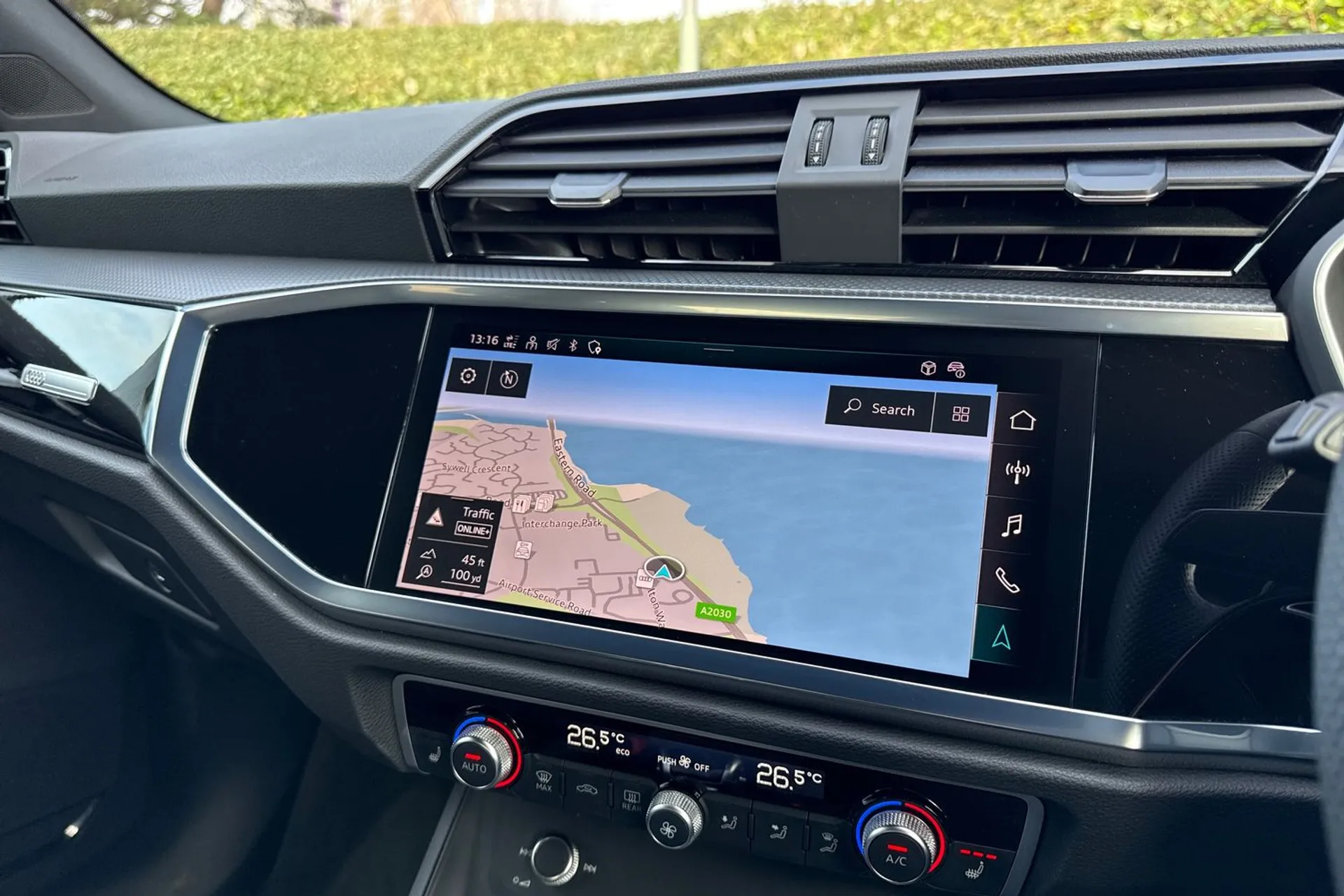 Audi Q3 thumbnail image number 10