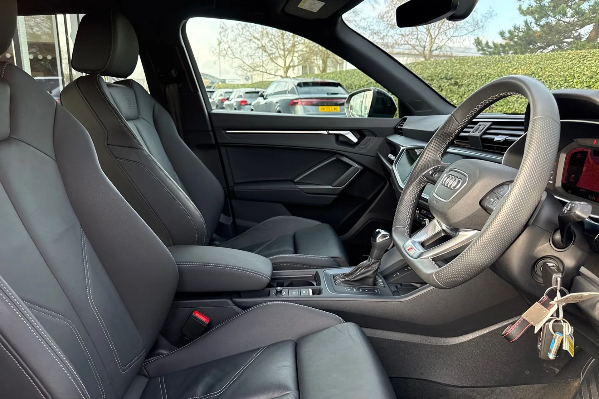 Audi Q3 thumbnail image number 47