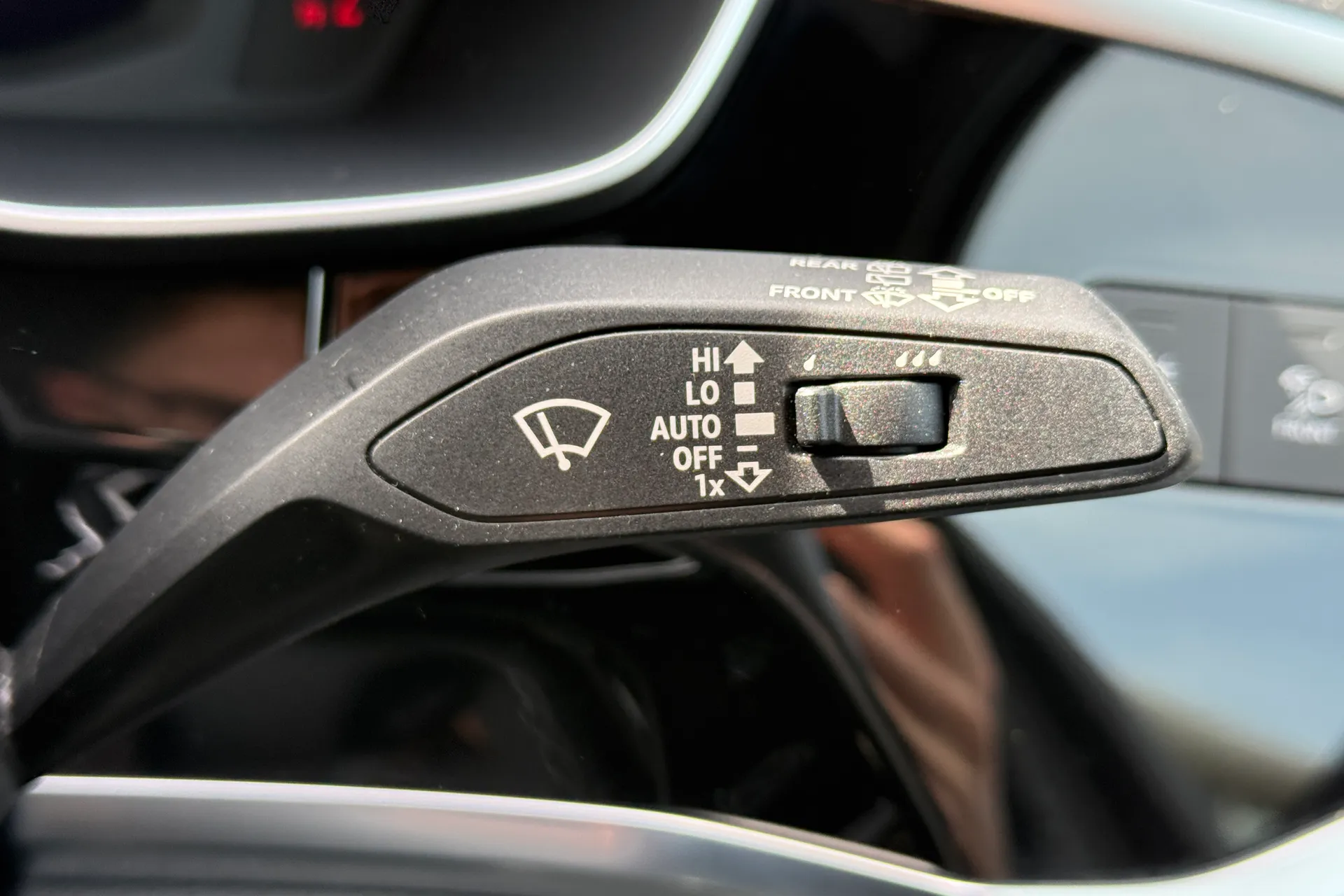 Audi Q3 thumbnail image number 14