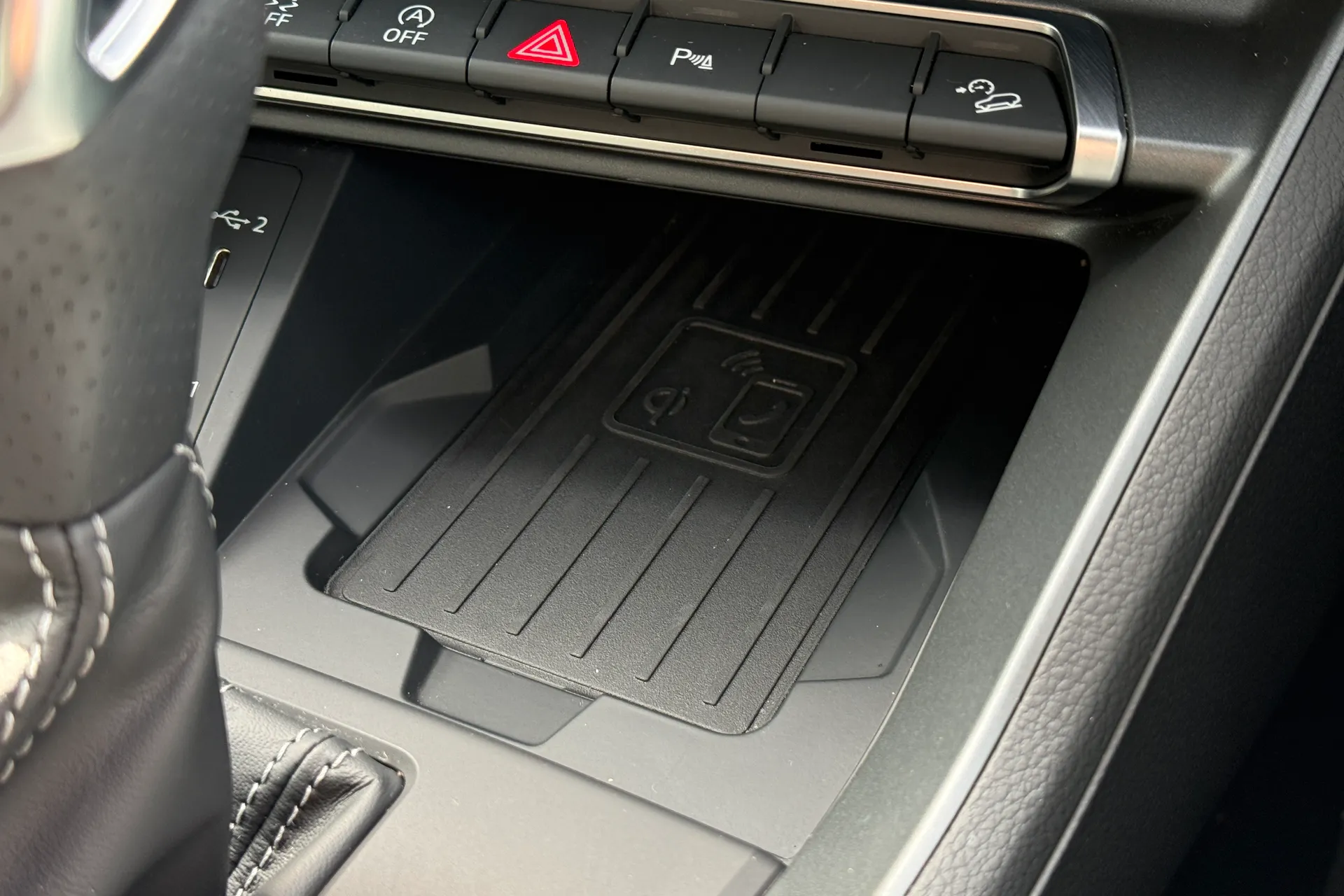 Audi Q3 thumbnail image number 18