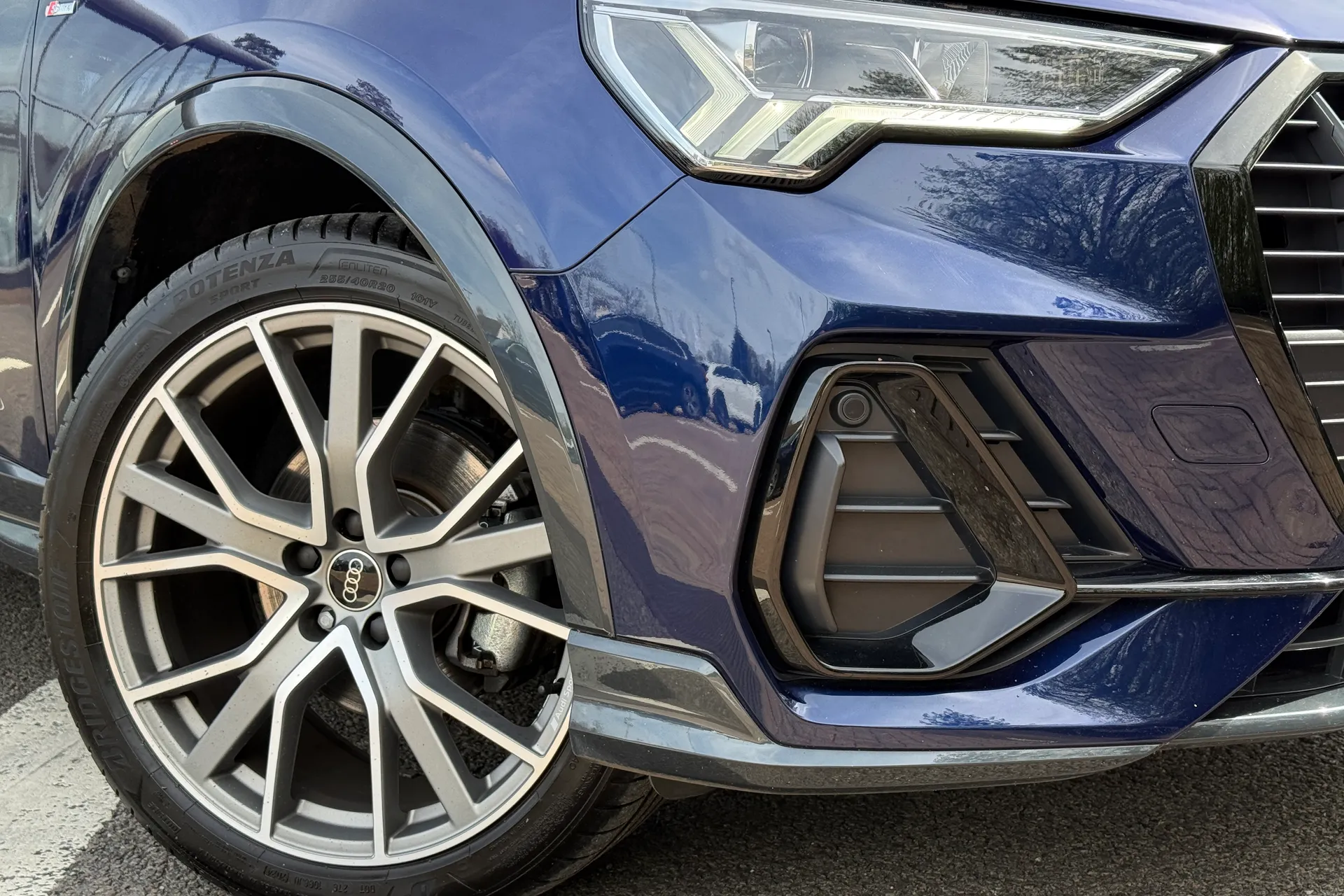 Audi Q3 thumbnail image number 7