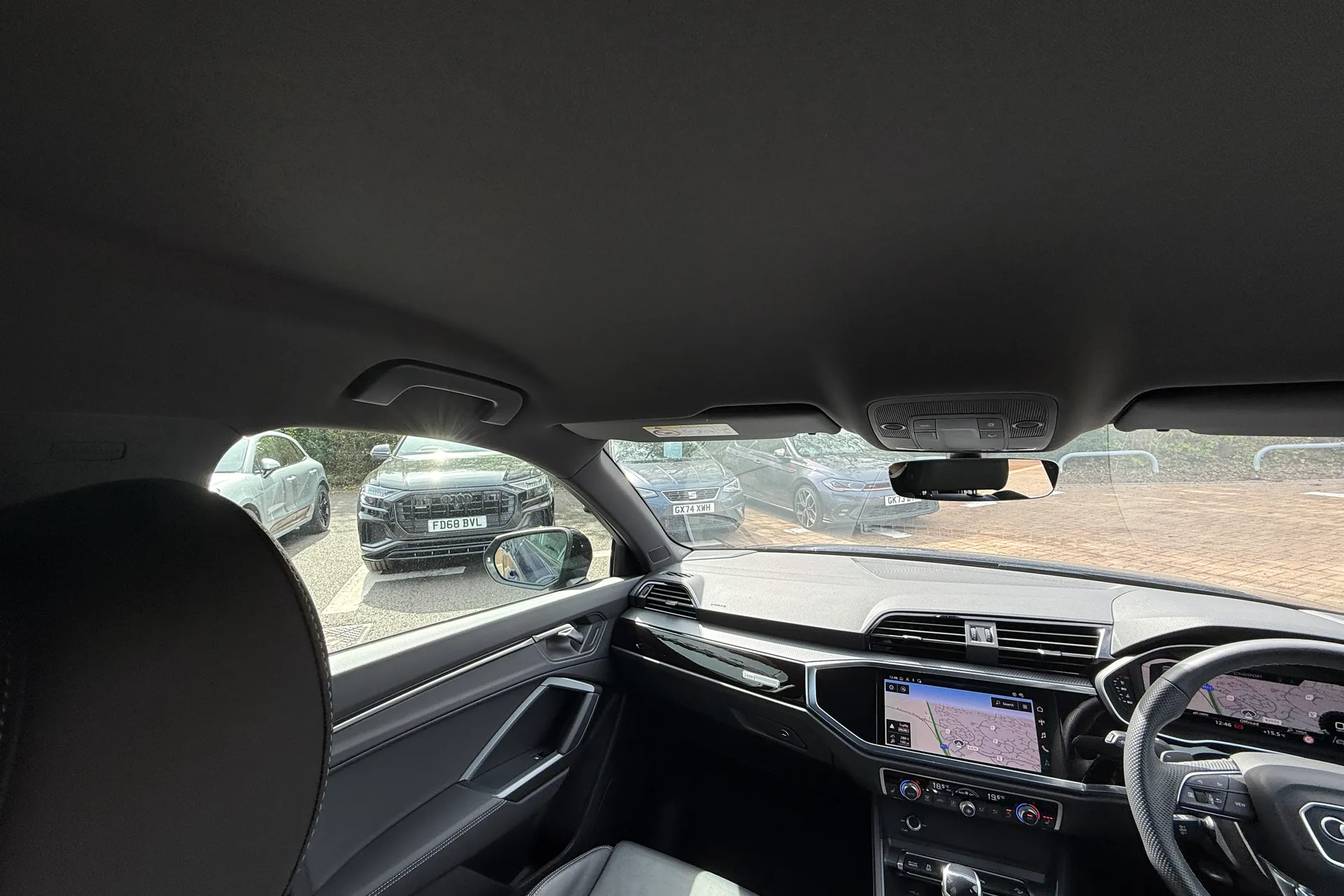 Audi Q3 thumbnail image number 36