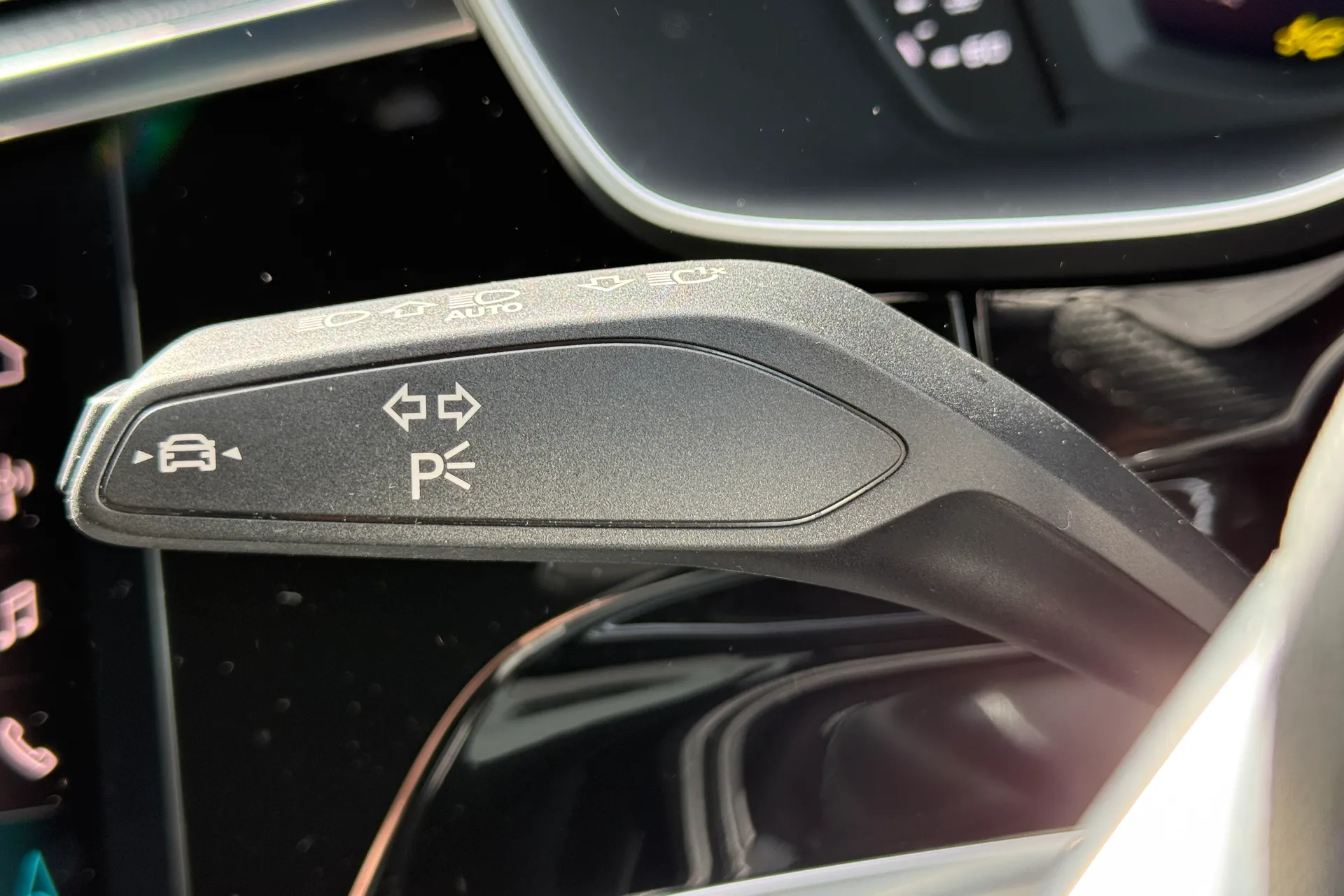 Audi Q3 thumbnail image number 13